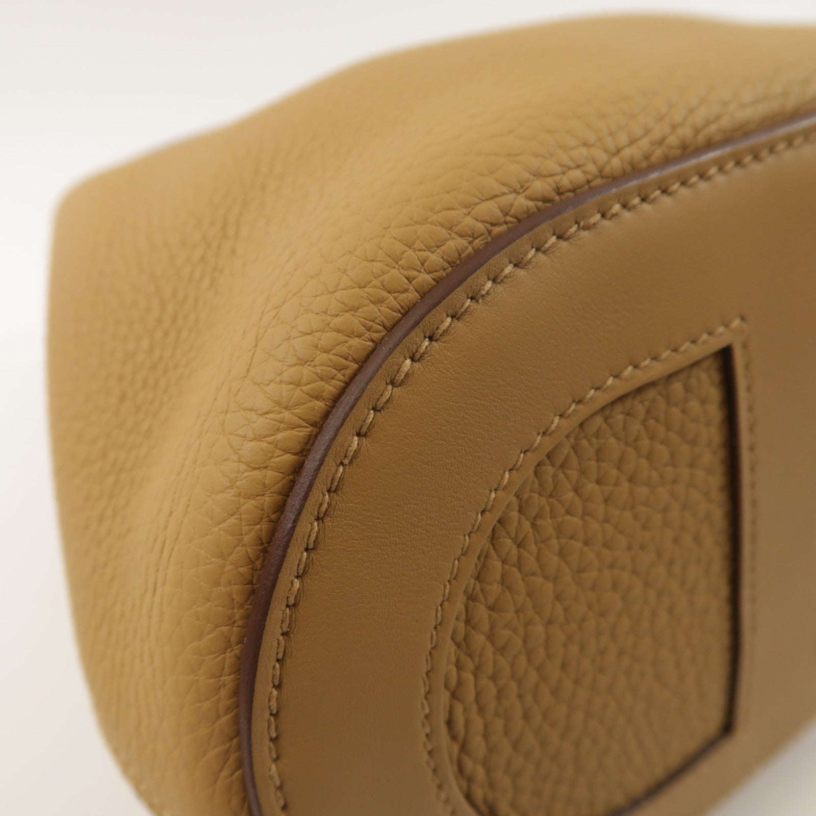 HERMES Clemence皮革In The Loop 18手挽袋Biscuit