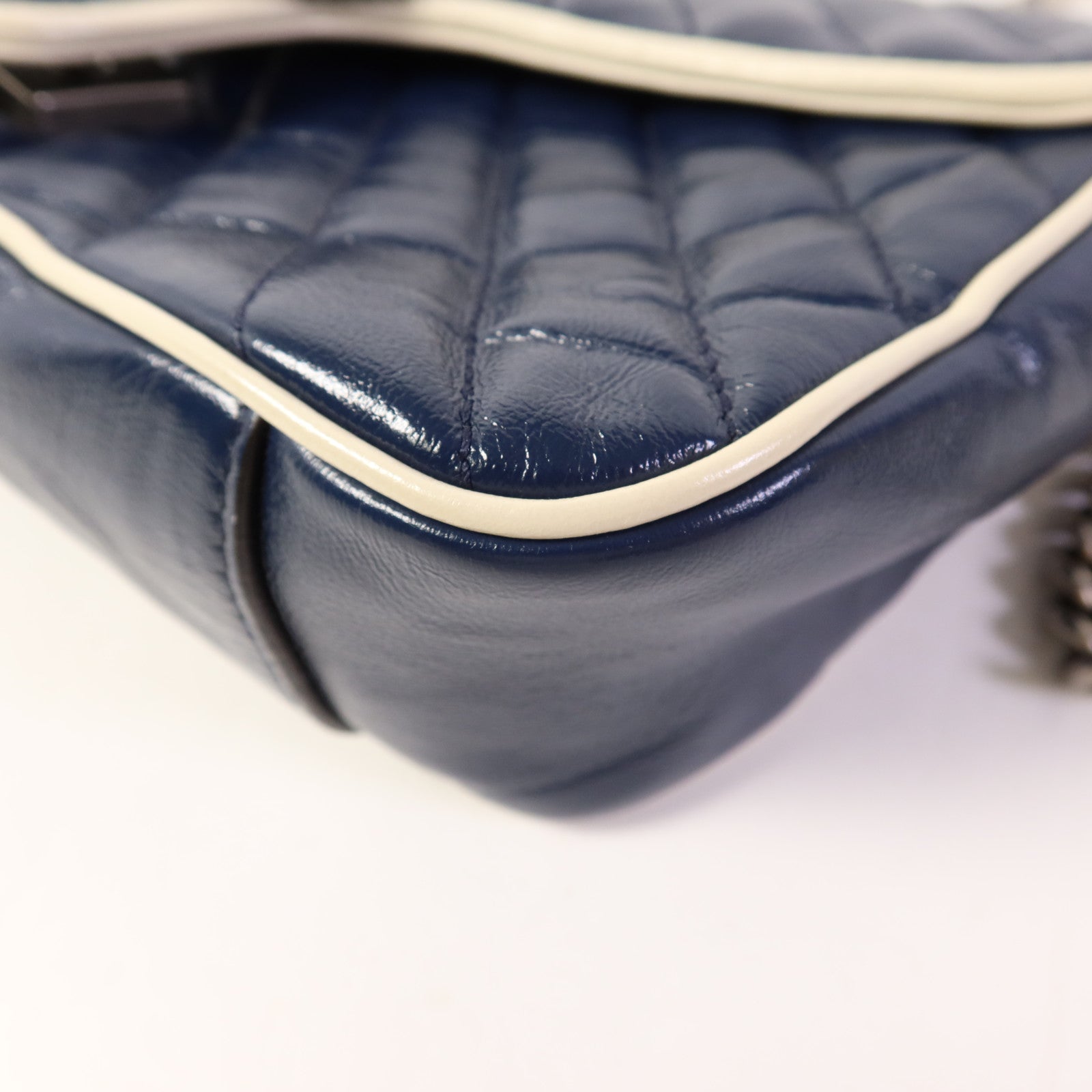 GUCCI 牛皮皮革GG Marmont Shoulder Bag銀扣鏈帶肩背袋