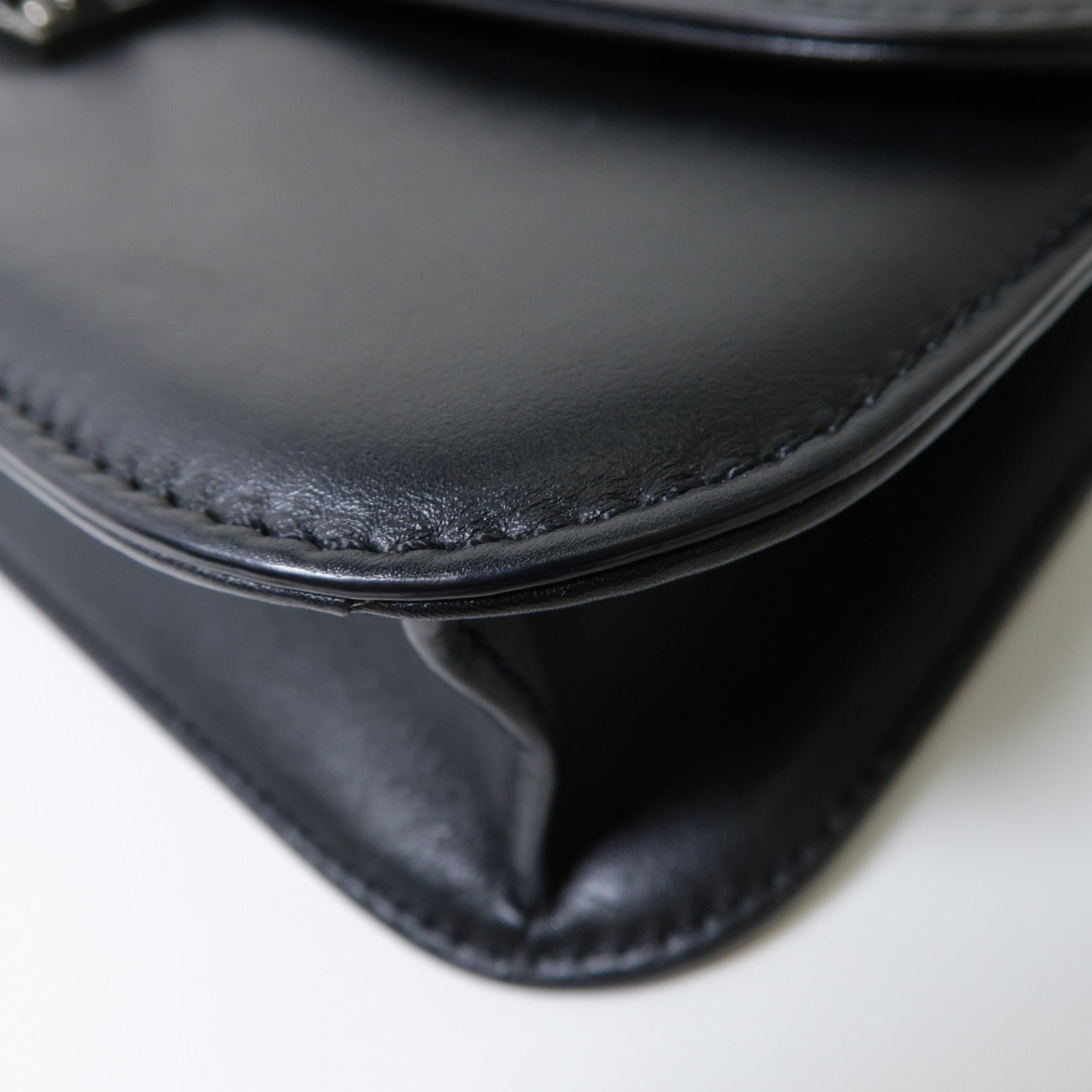 Valentino 牛皮皮革Chain Shoulder銀扣鏈帶肩背袋黑色