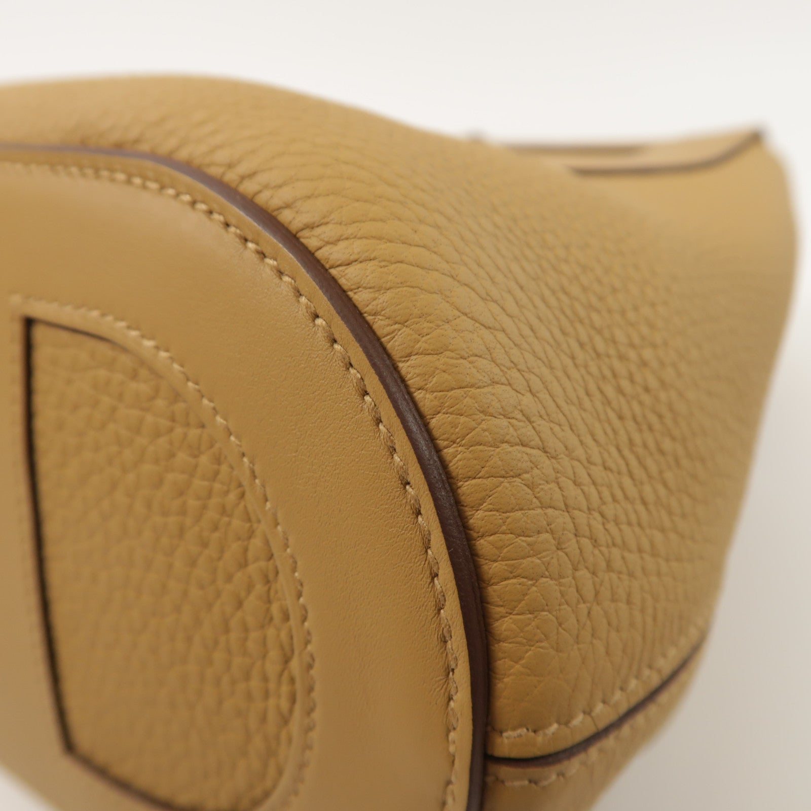 HERMES Clemence皮革In The Loop 18手挽袋Biscuit