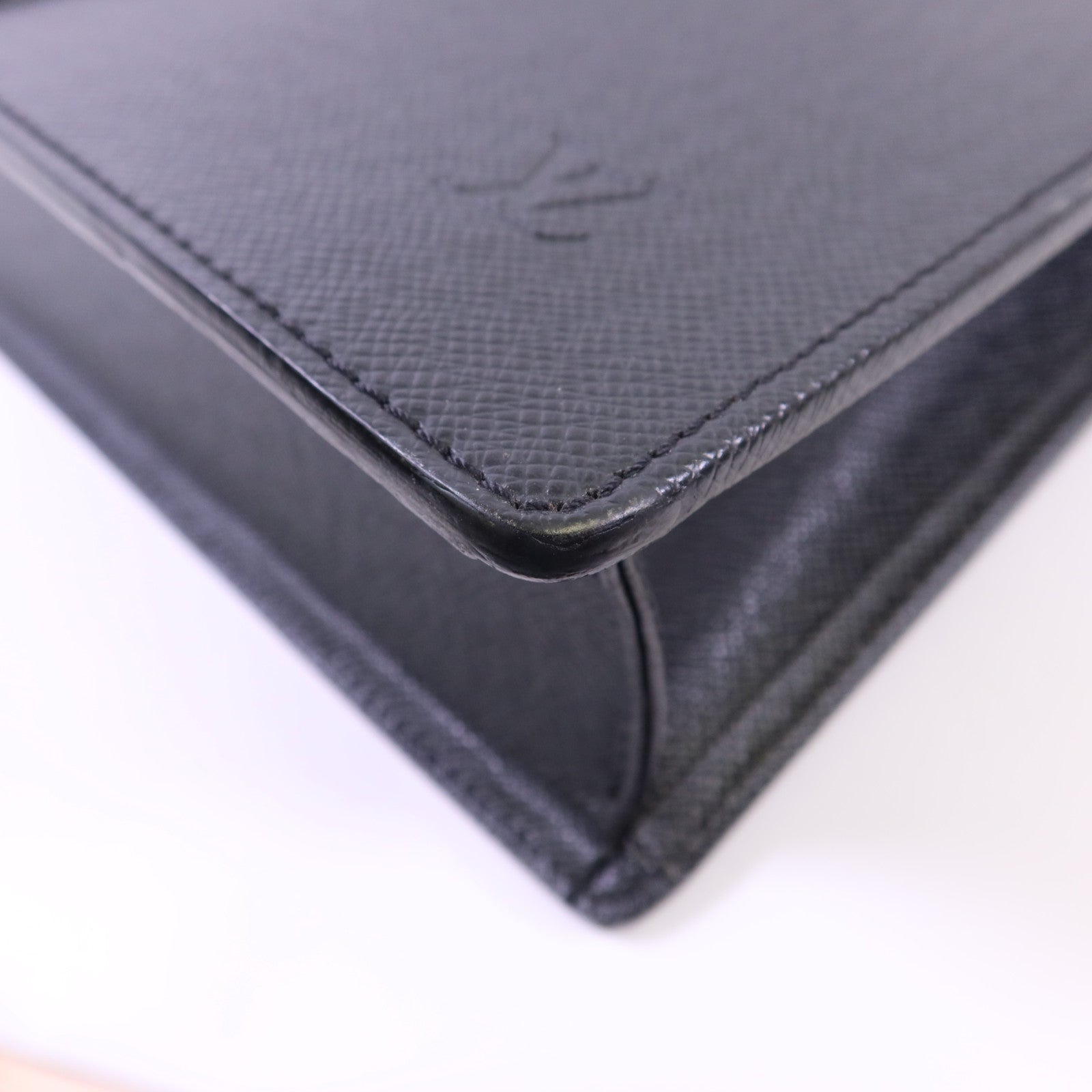 LOUIS VUITTON Taiga Porte-Documents銀扣公事包