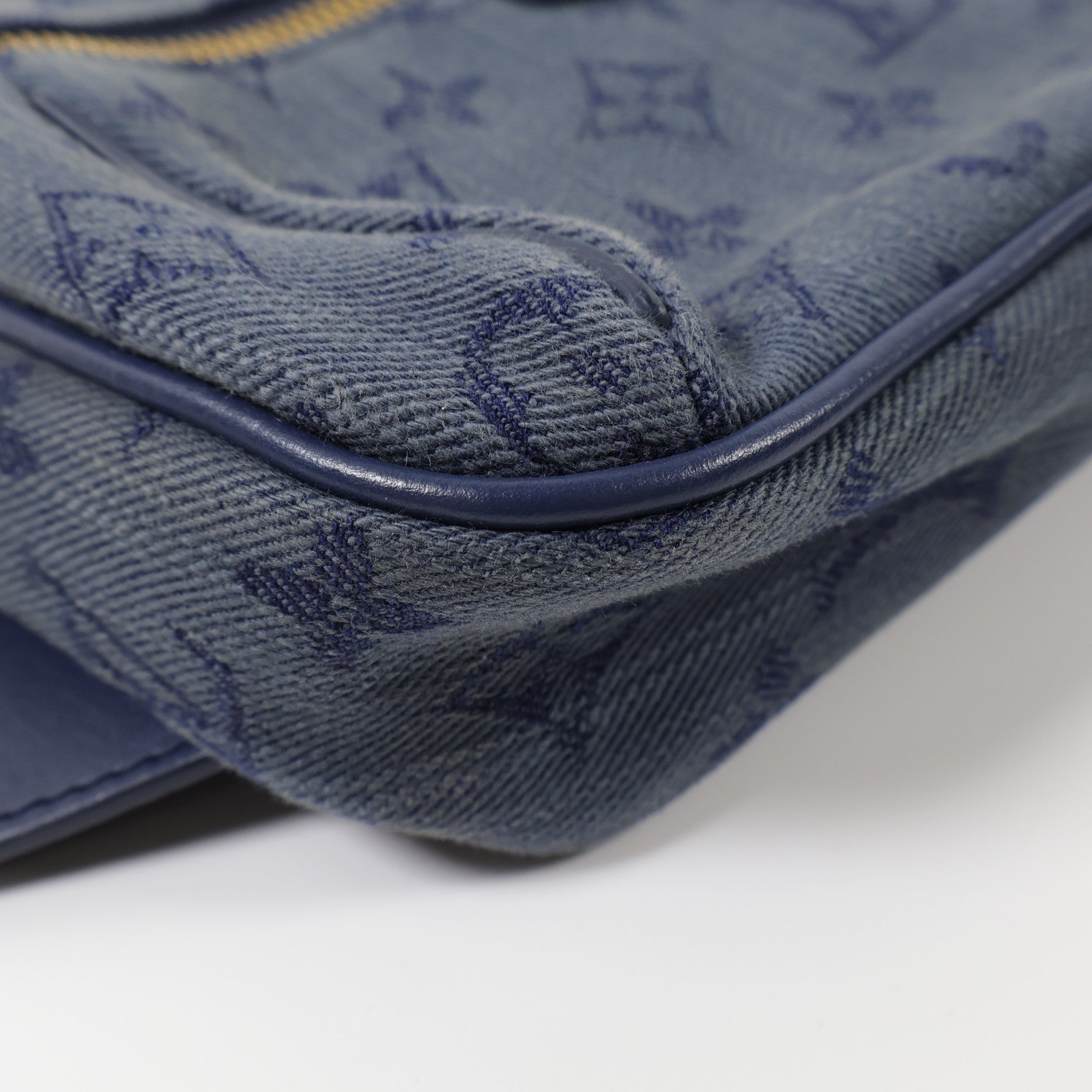 LOUIS VUITTON Monogram Denim Outdoor Bumbag金扣肩背袋
