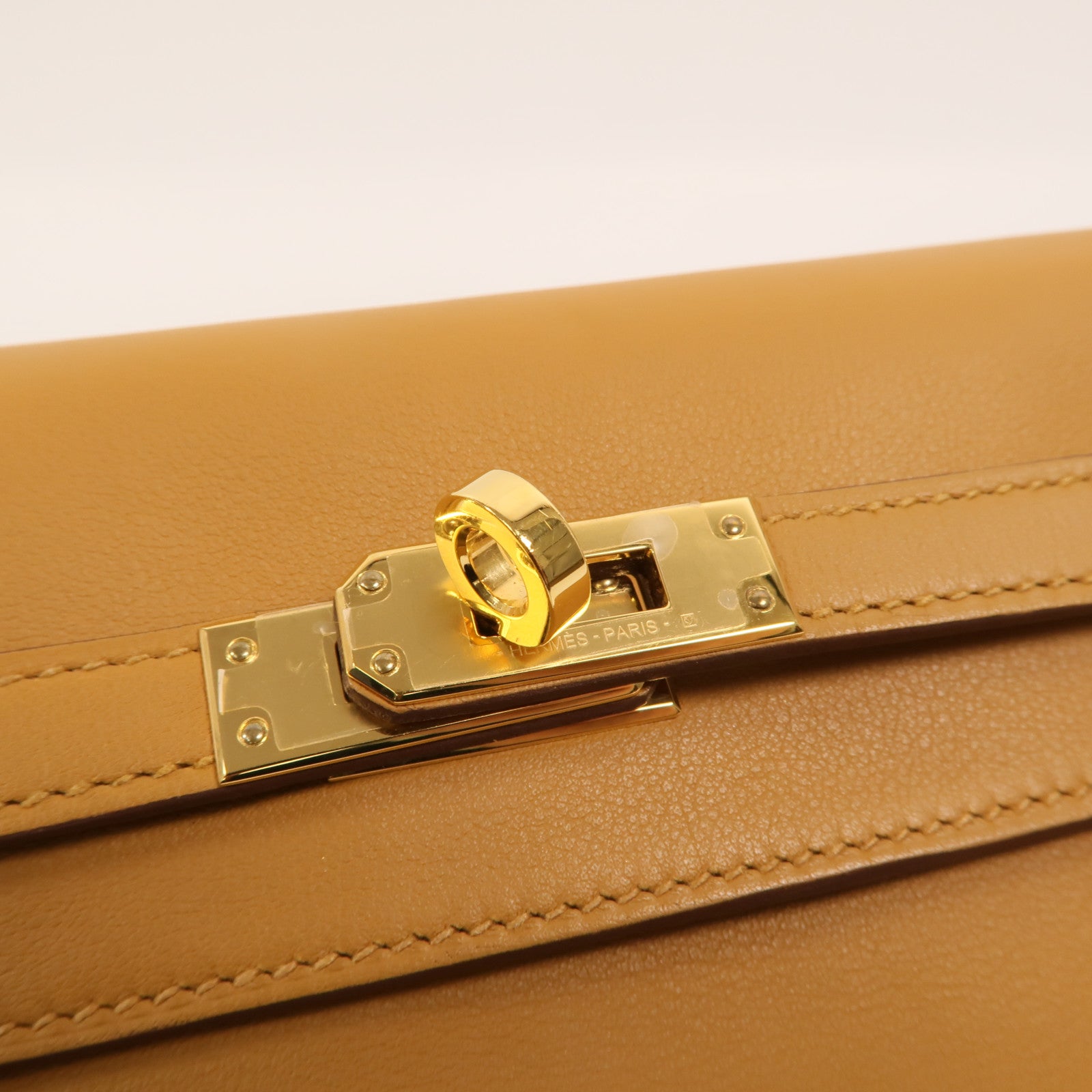 HERMES Swift皮革Kelly Moove肩背袋Sesame