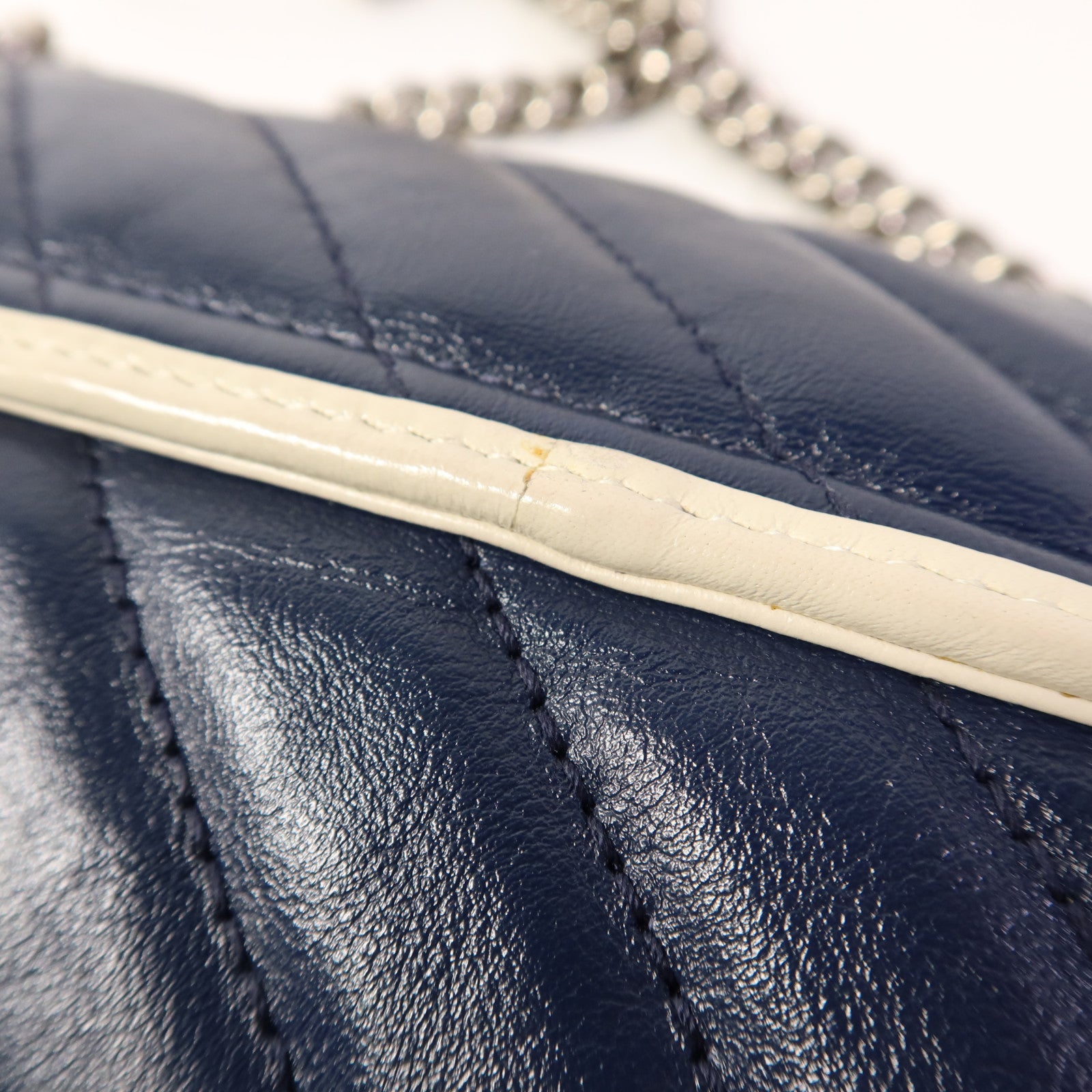 GUCCI 牛皮皮革GG Marmont Shoulder Bag銀扣鏈帶肩背袋