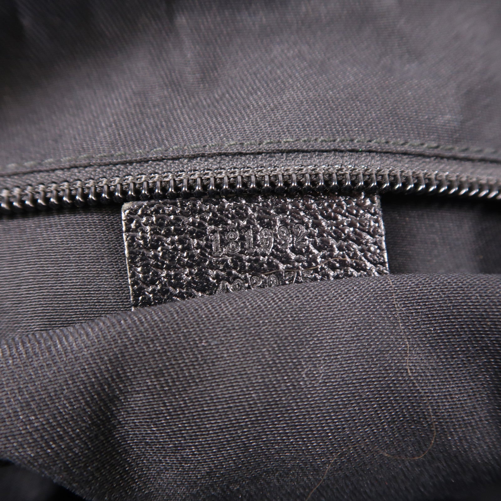 GUCCI 帆布Shoulder Bag銀扣肩背袋