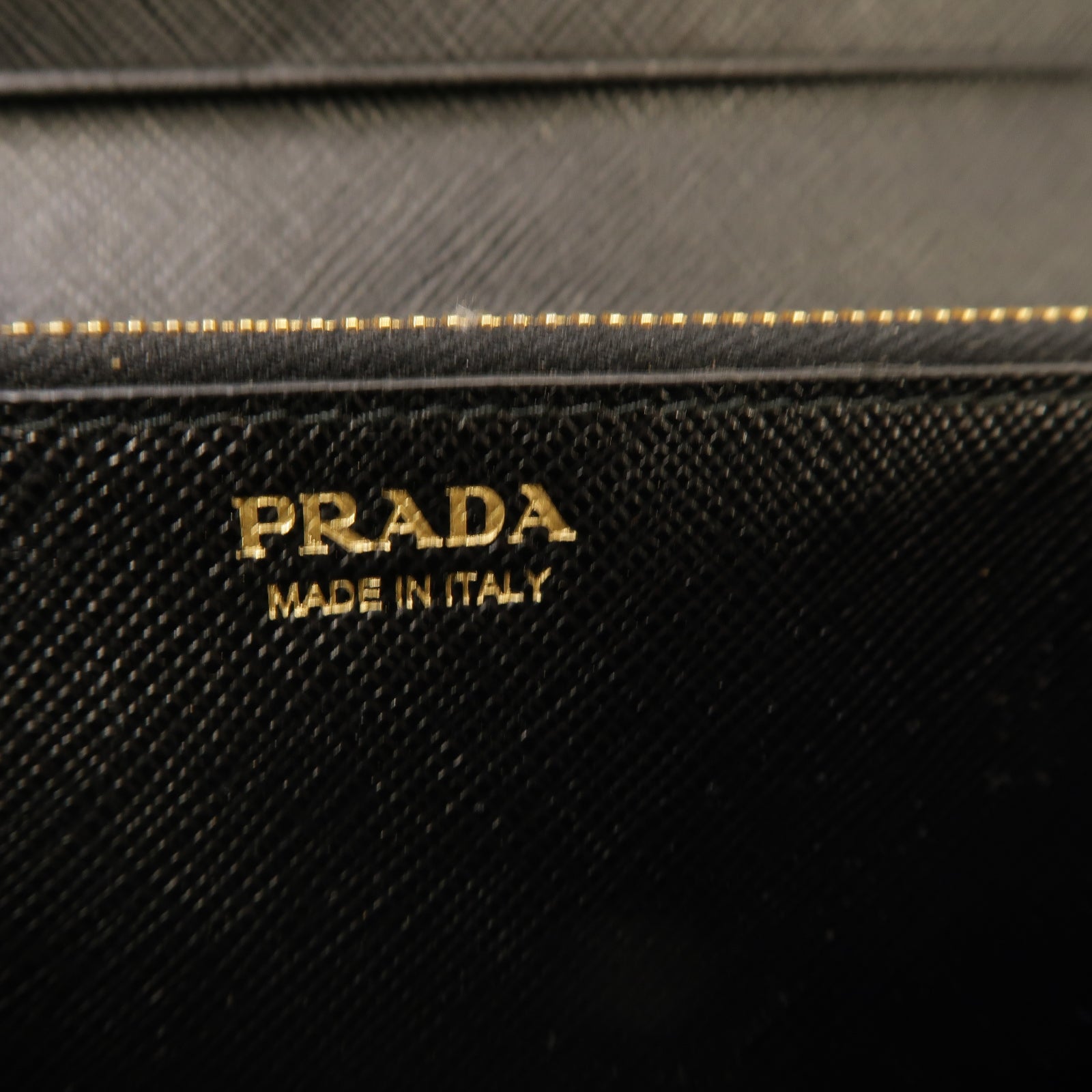PRADA Saffiano皮革Long Wallet金扣長錢包黑色