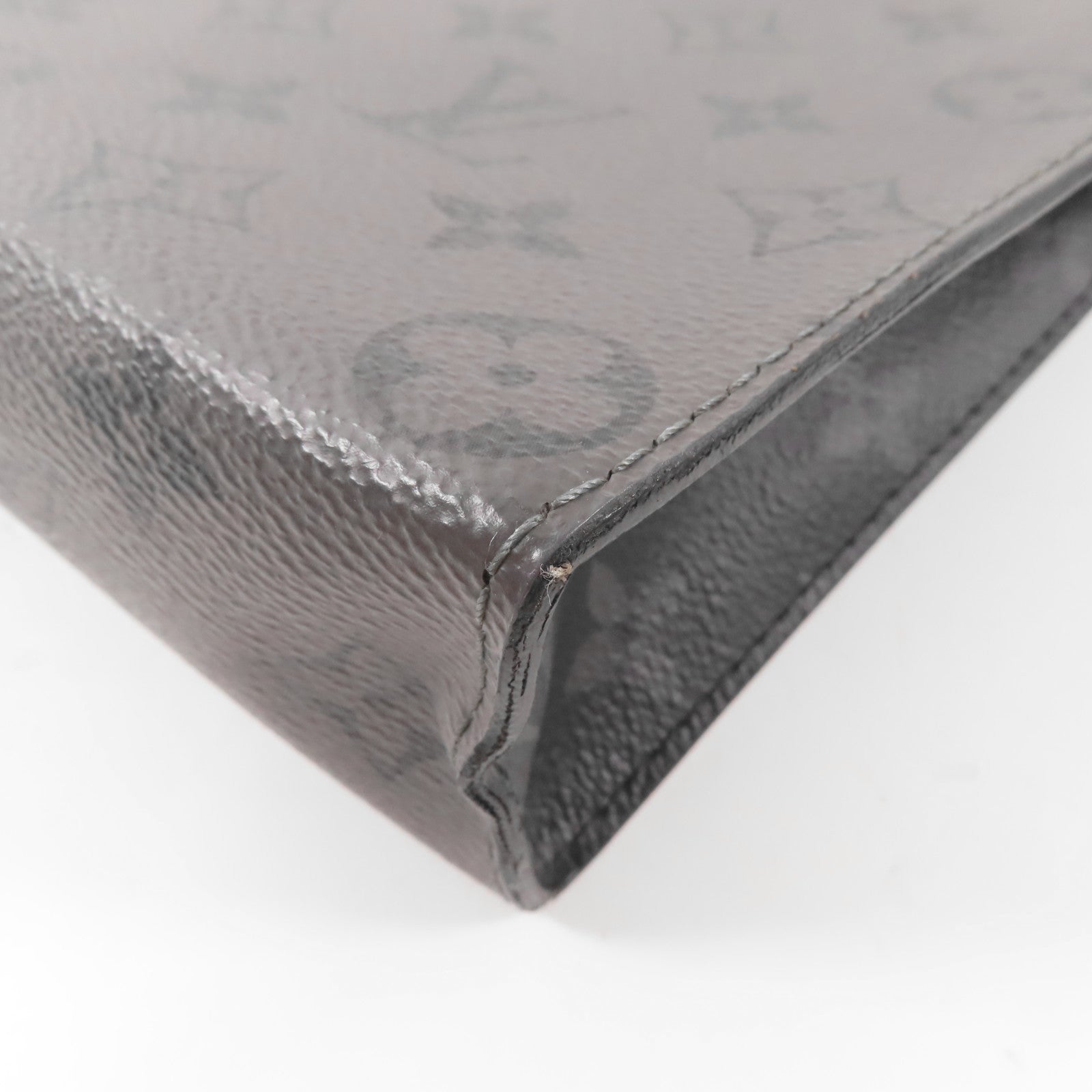 LOUIS VUITTON Monogram Eclipse Reverse Pochette Voyage MM銀扣手拿包