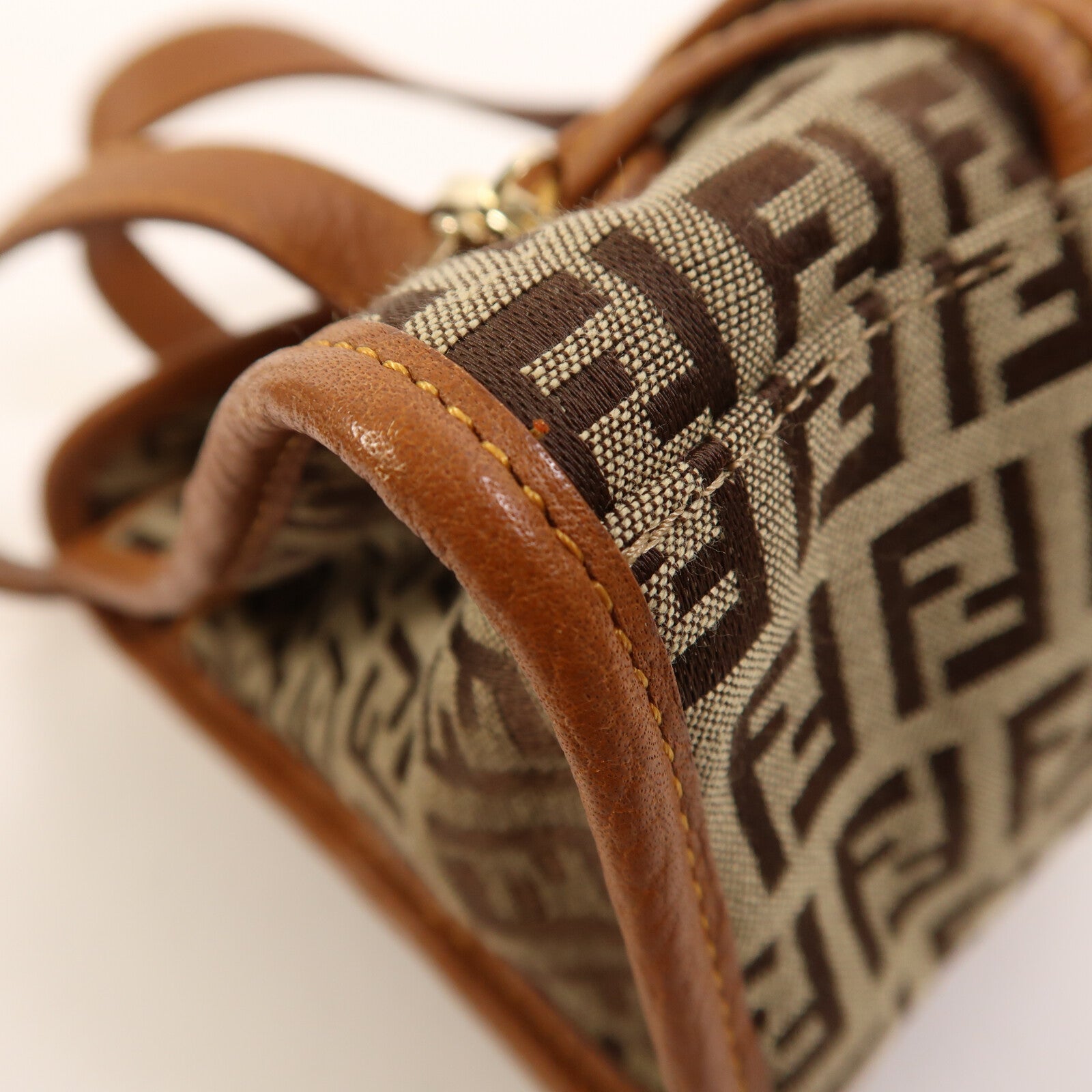 FENDI 帆布Hand Bag金扣手挽袋