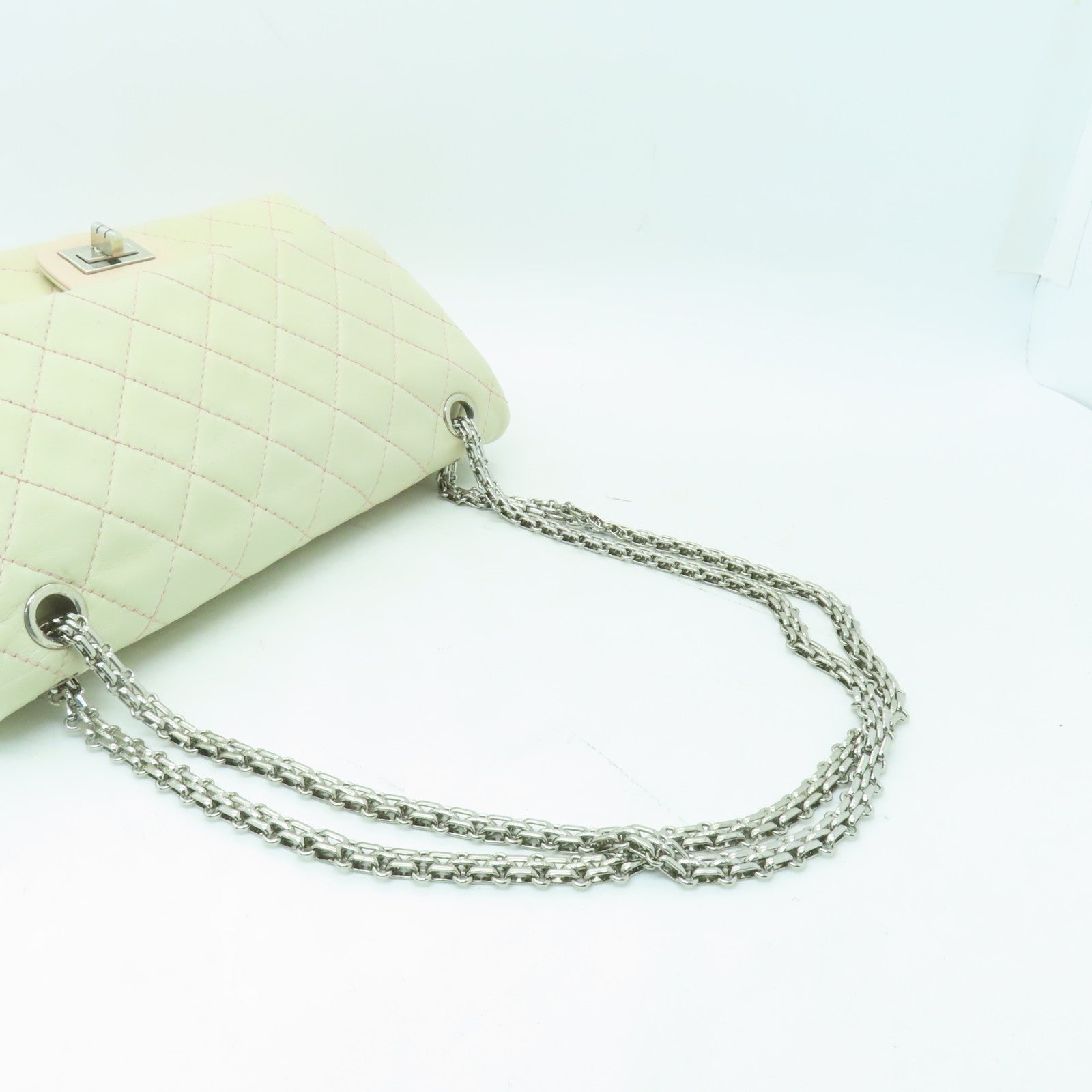 CHANEL **【清倉大減價】菱格羊皮皮革2.55 Chain Shoulder Bag銀扣鏈帶肩背袋粉紅色/白色