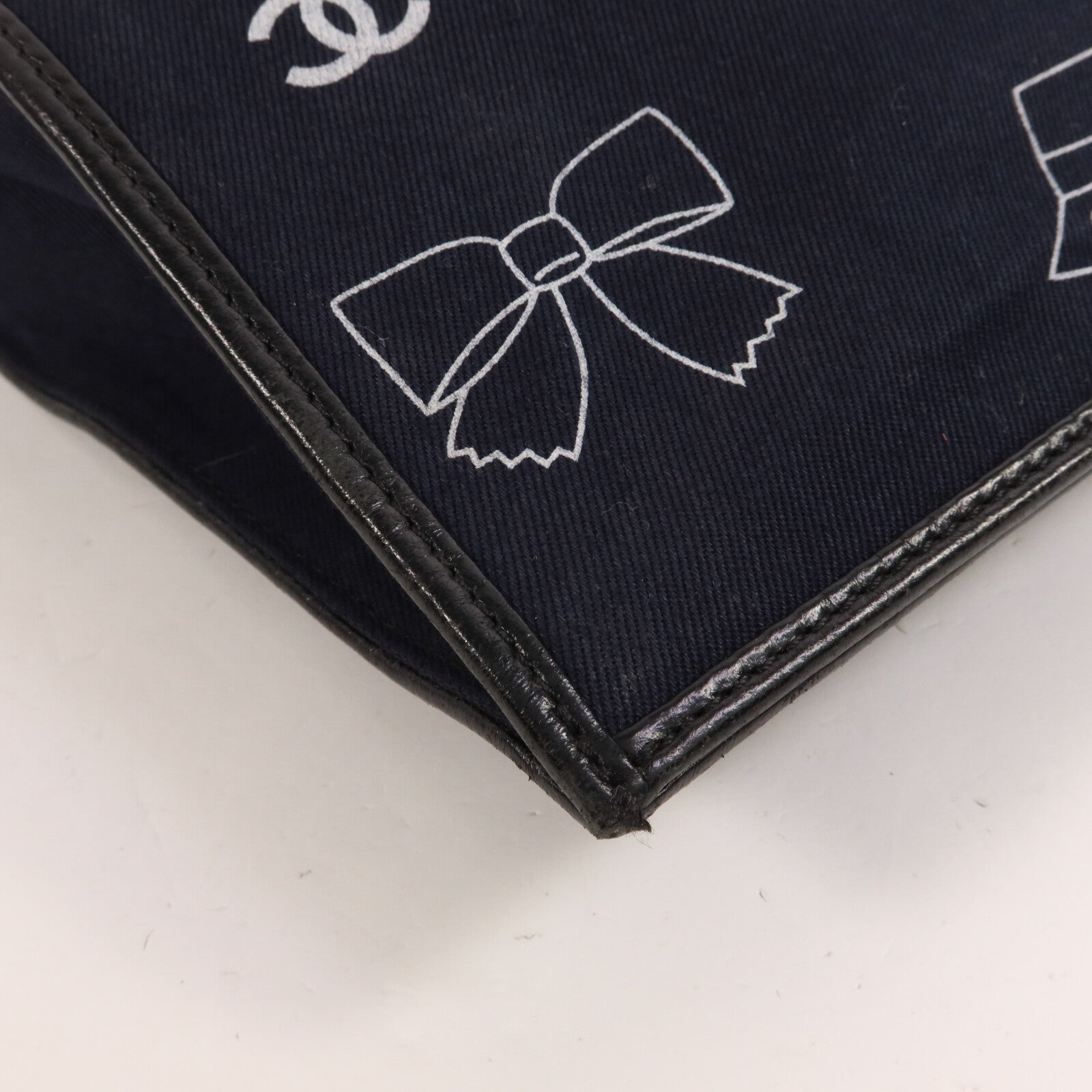 CHANEL 帆布Icon Hand Bag鏈帶手挽袋