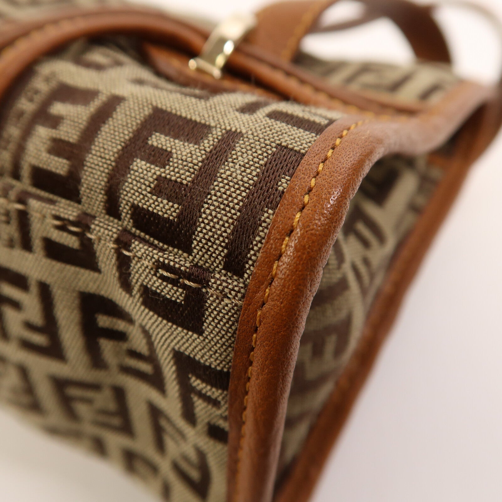 FENDI 帆布Hand Bag金扣手挽袋