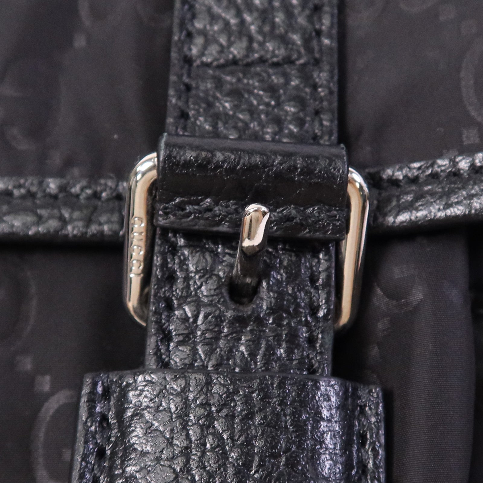 GUCCI 尼龍Shoulder Bag銀扣肩背袋