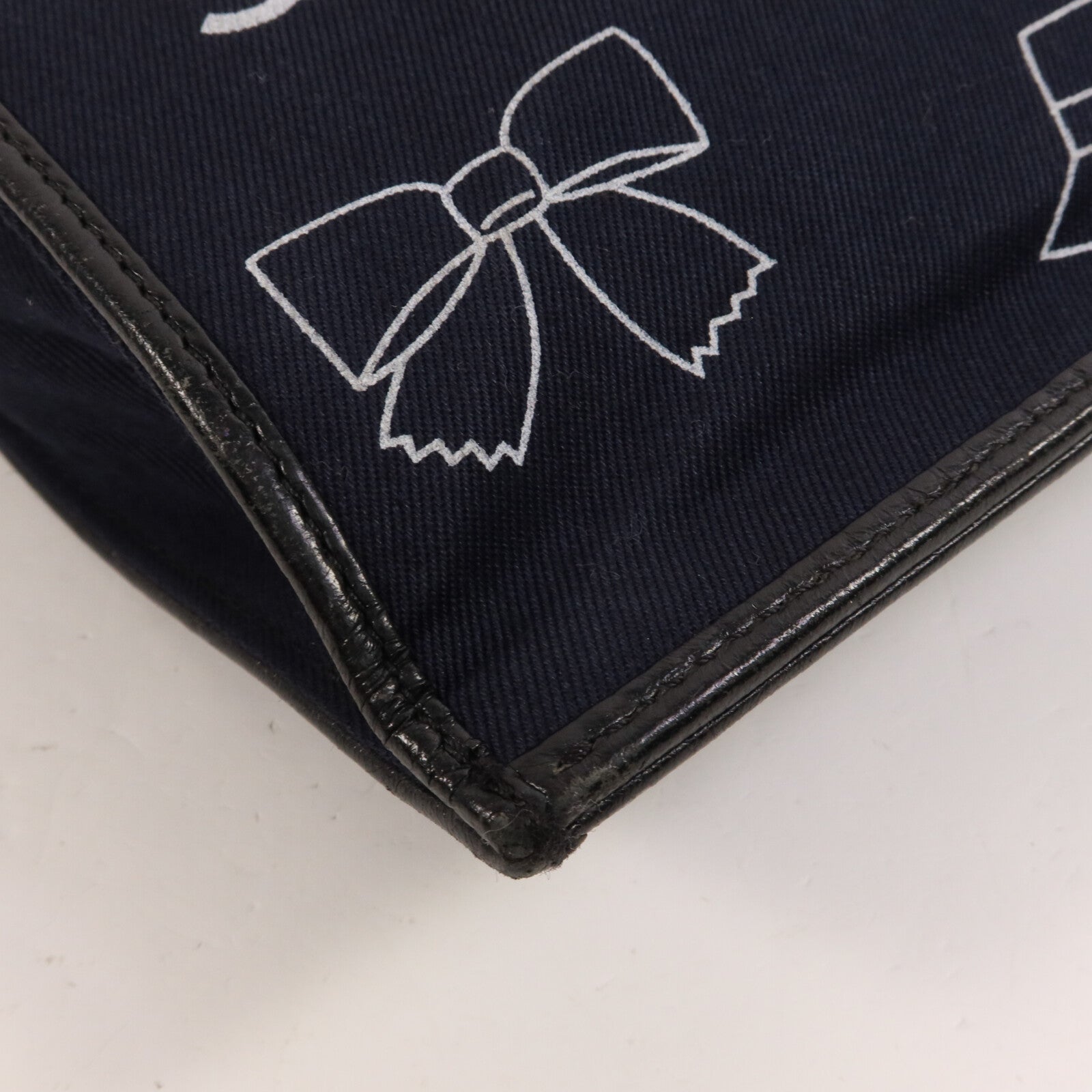 CHANEL 帆布Icon Hand Bag鏈帶手挽袋