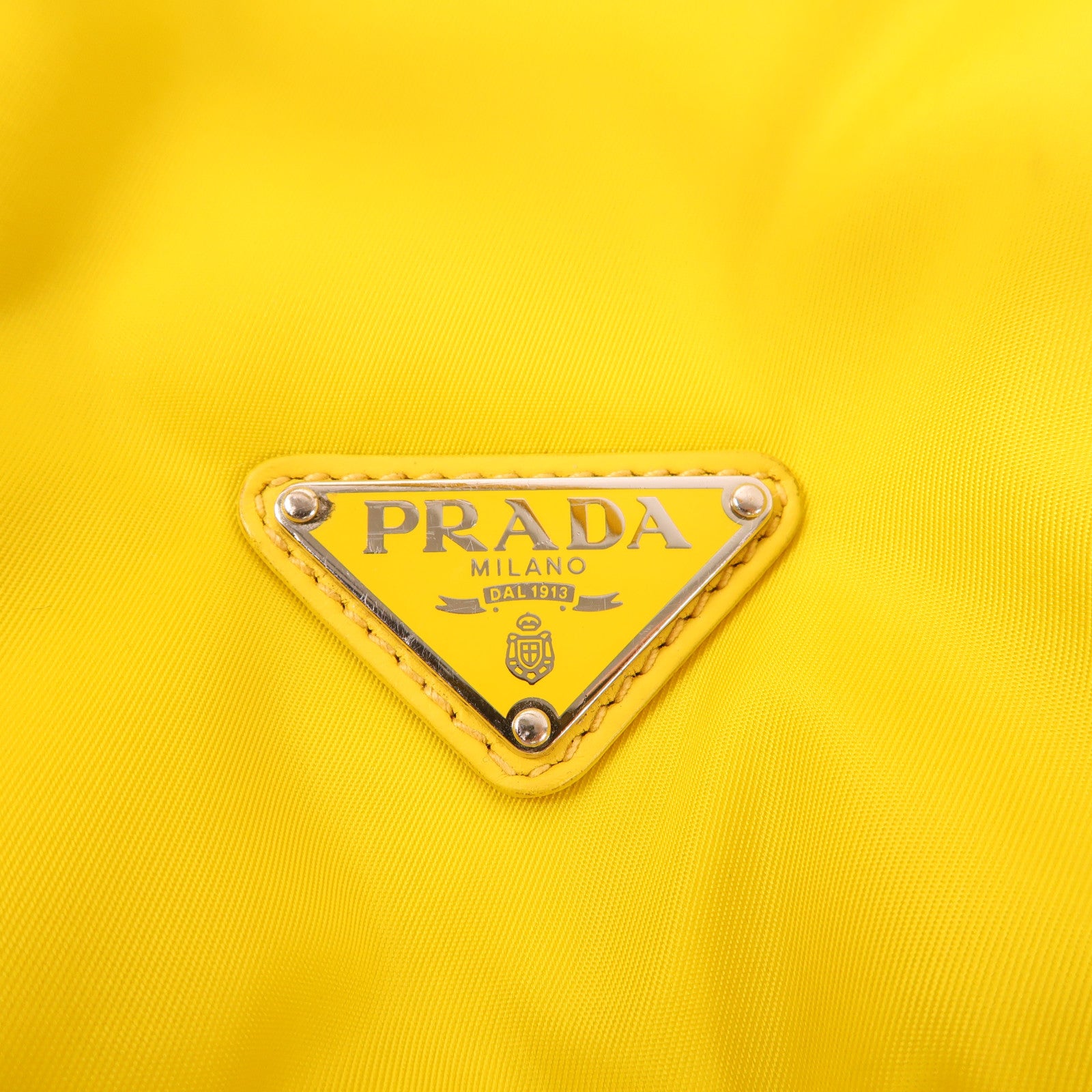 PRADA 尼龍Re-Nylon Sling Bag銀扣肩背袋
