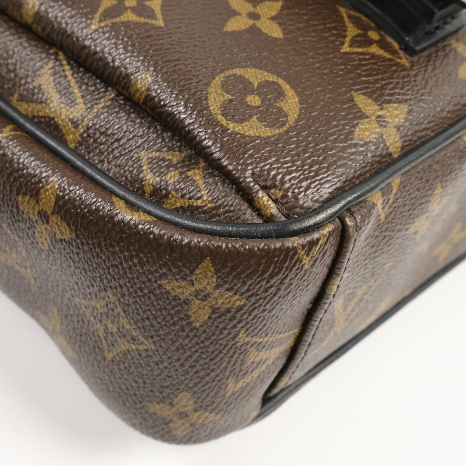 LOUIS VUITTON Monogram Christoper Macassar肩背袋