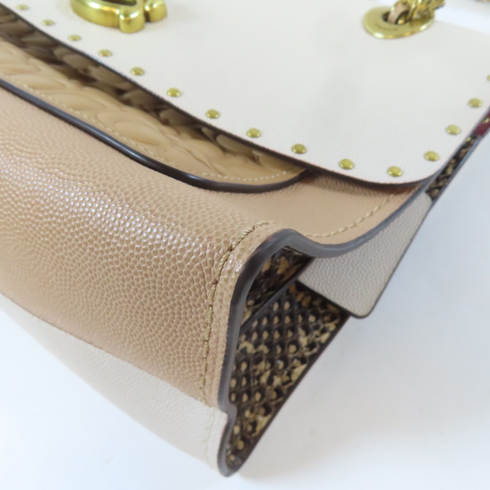 COACH 牛皮皮革Shoulder Bag金扣鏈帶肩背袋啡色/米色