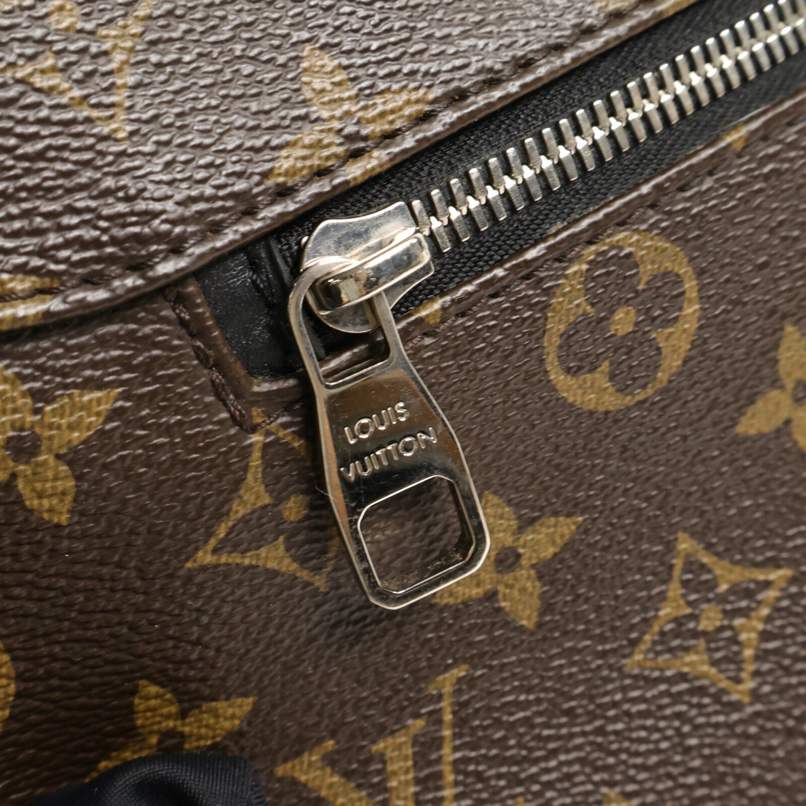 LOUIS VUITTON Monogram Christoper Macassar肩背袋