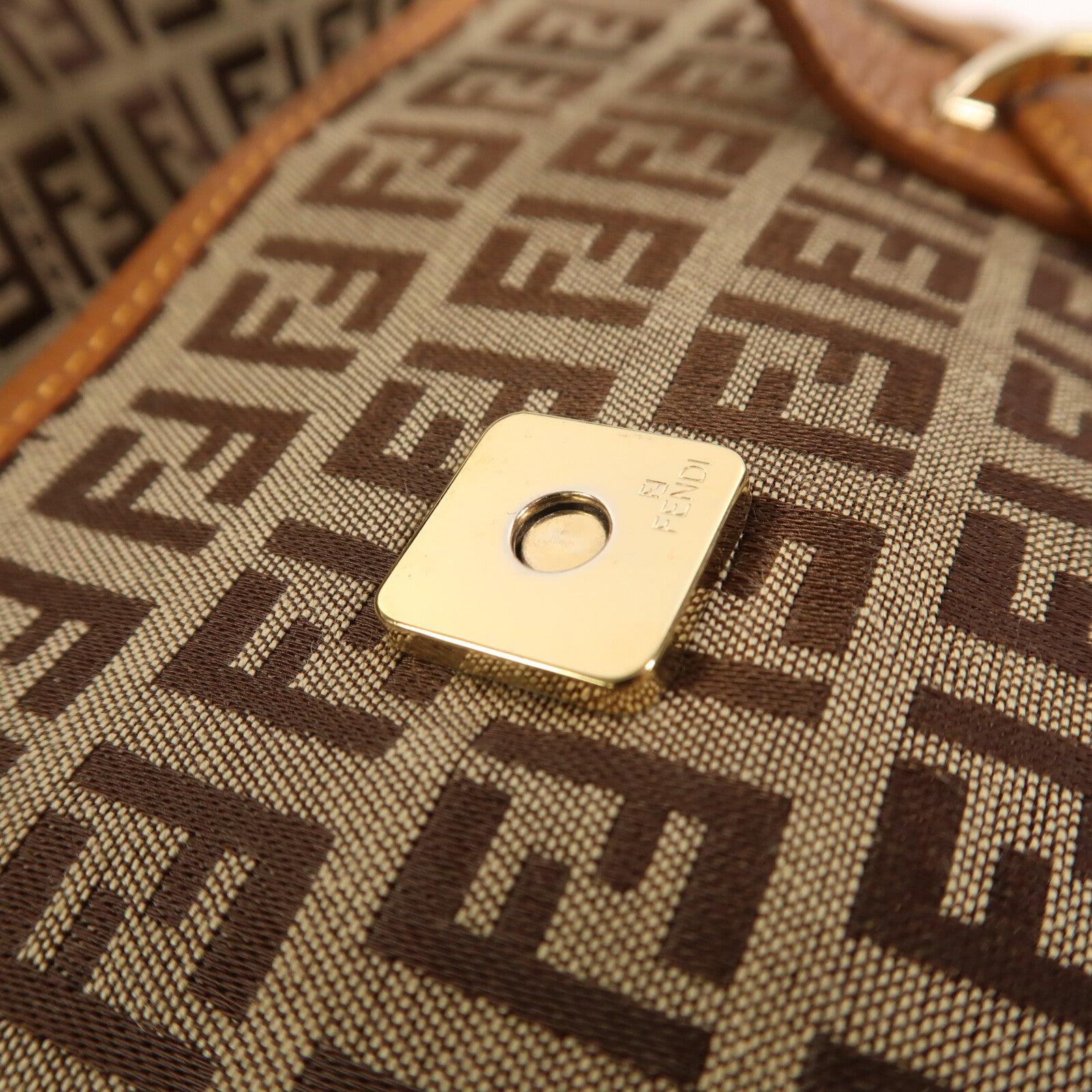 FENDI 帆布Hand Bag金扣手挽袋