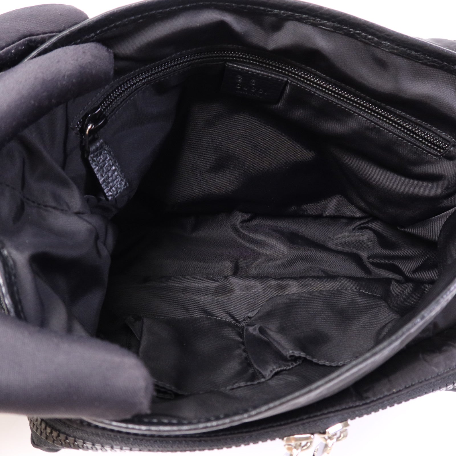 GUCCI 尼龍Shoulder Bag銀扣肩背袋