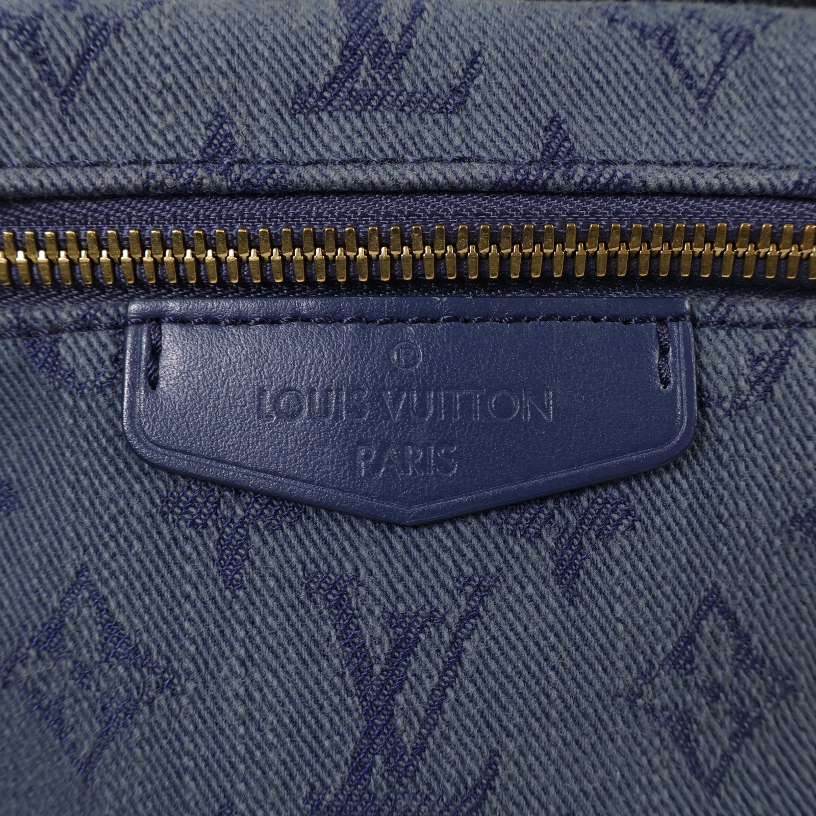 LOUIS VUITTON Monogram Denim Outdoor Bumbag金扣肩背袋