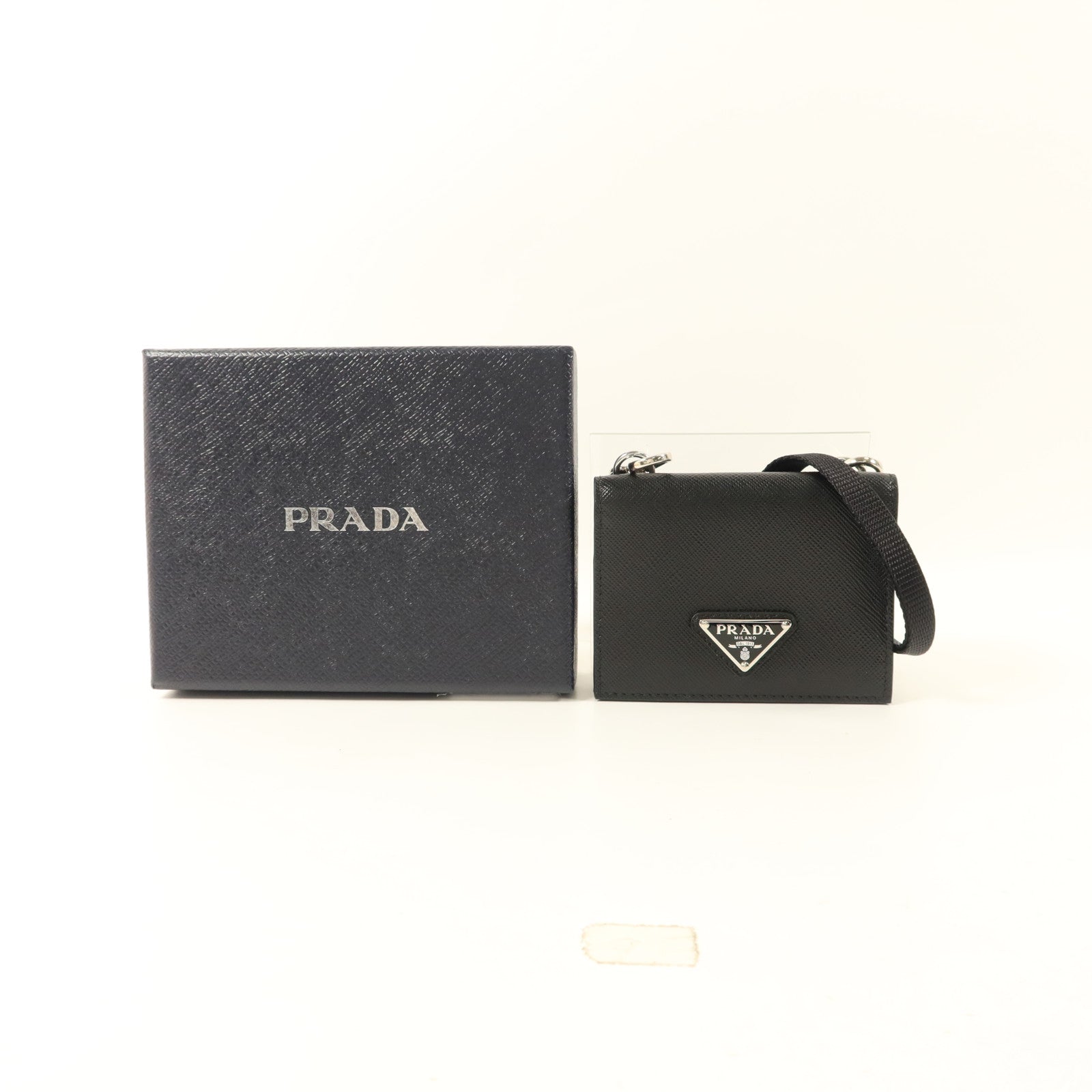 PRADA Saffiano皮革Card Case With Strap銀扣卡片套