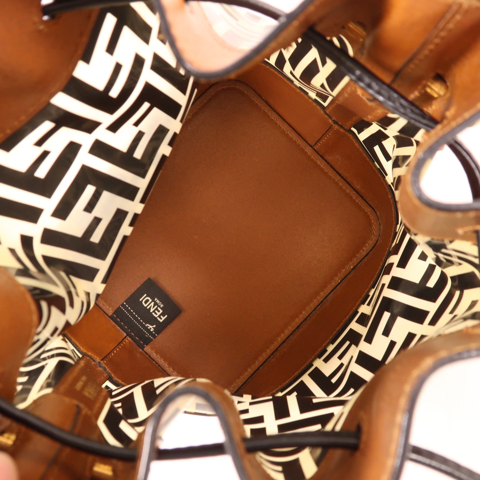 FENDI PVC/牛皮皮革Shoulder Bag金扣肩背袋