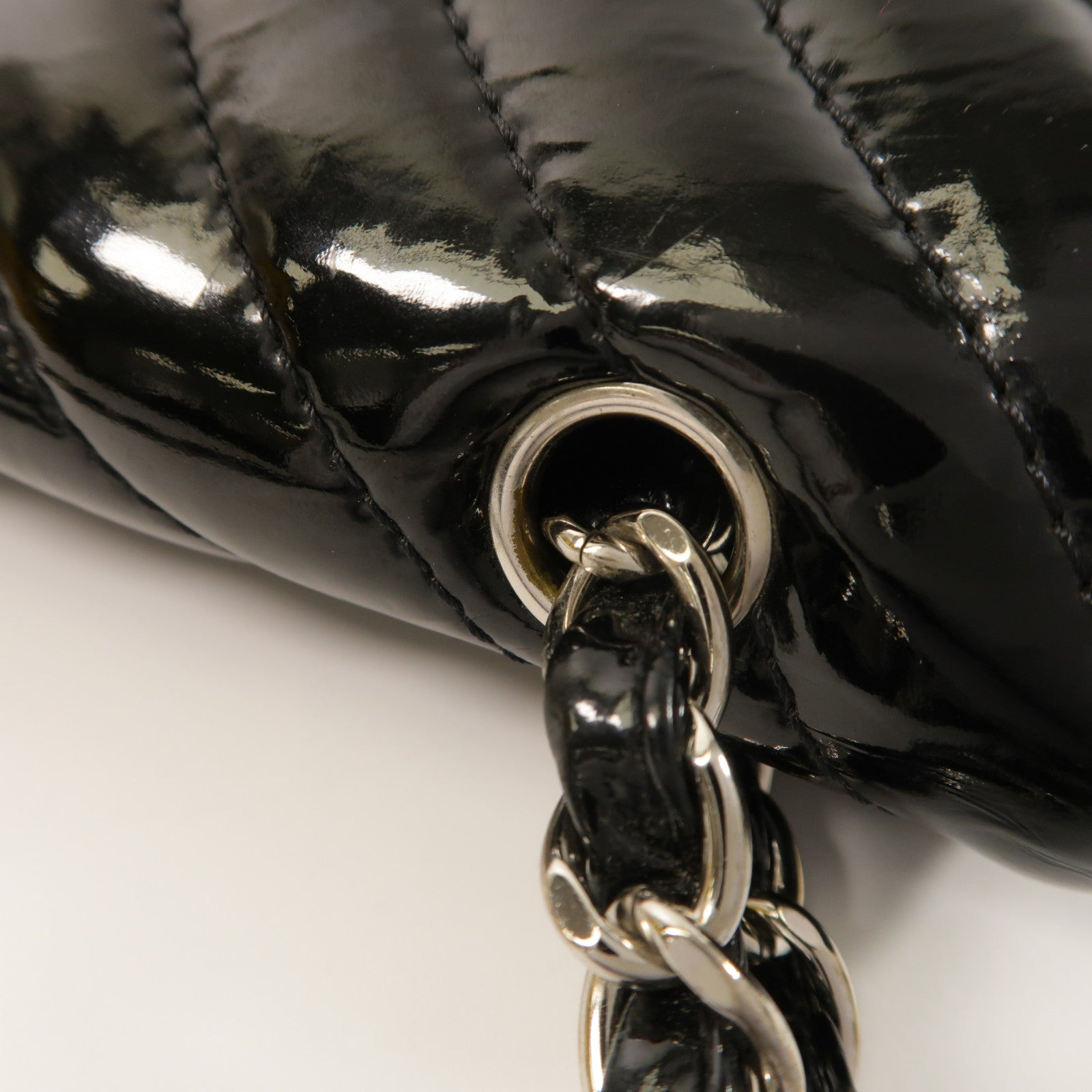 CHANEL 漆皮皮革Large Classic銀扣鏈帶肩背袋