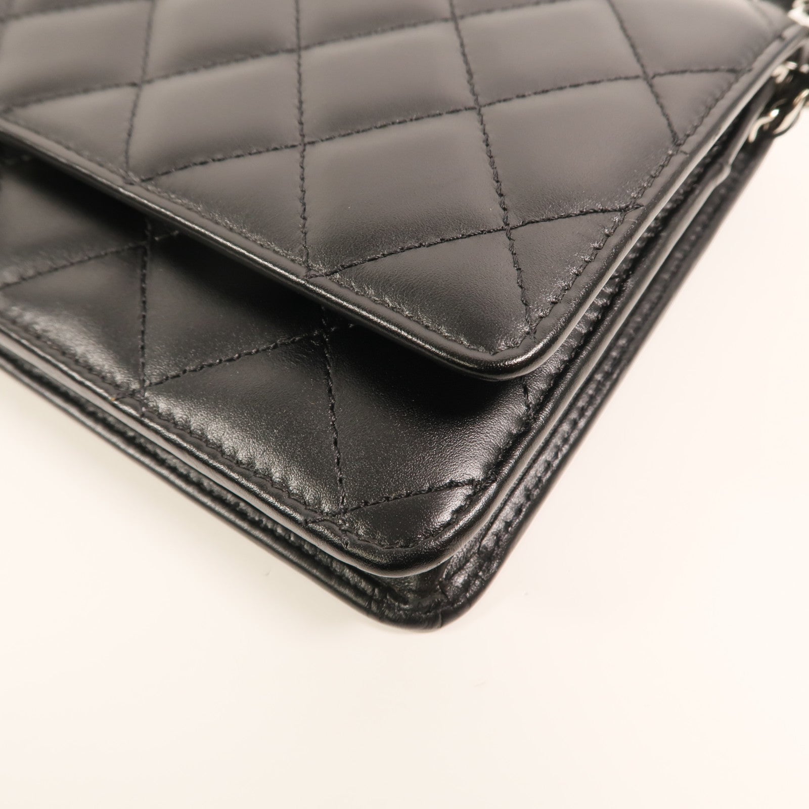 CHANEL 牛皮皮革Cambon Wallet on Chain鏈帶肩背袋
