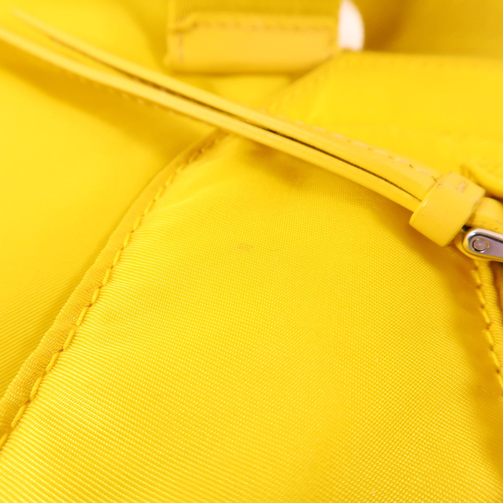 PRADA 尼龍Re-Nylon Sling Bag銀扣肩背袋