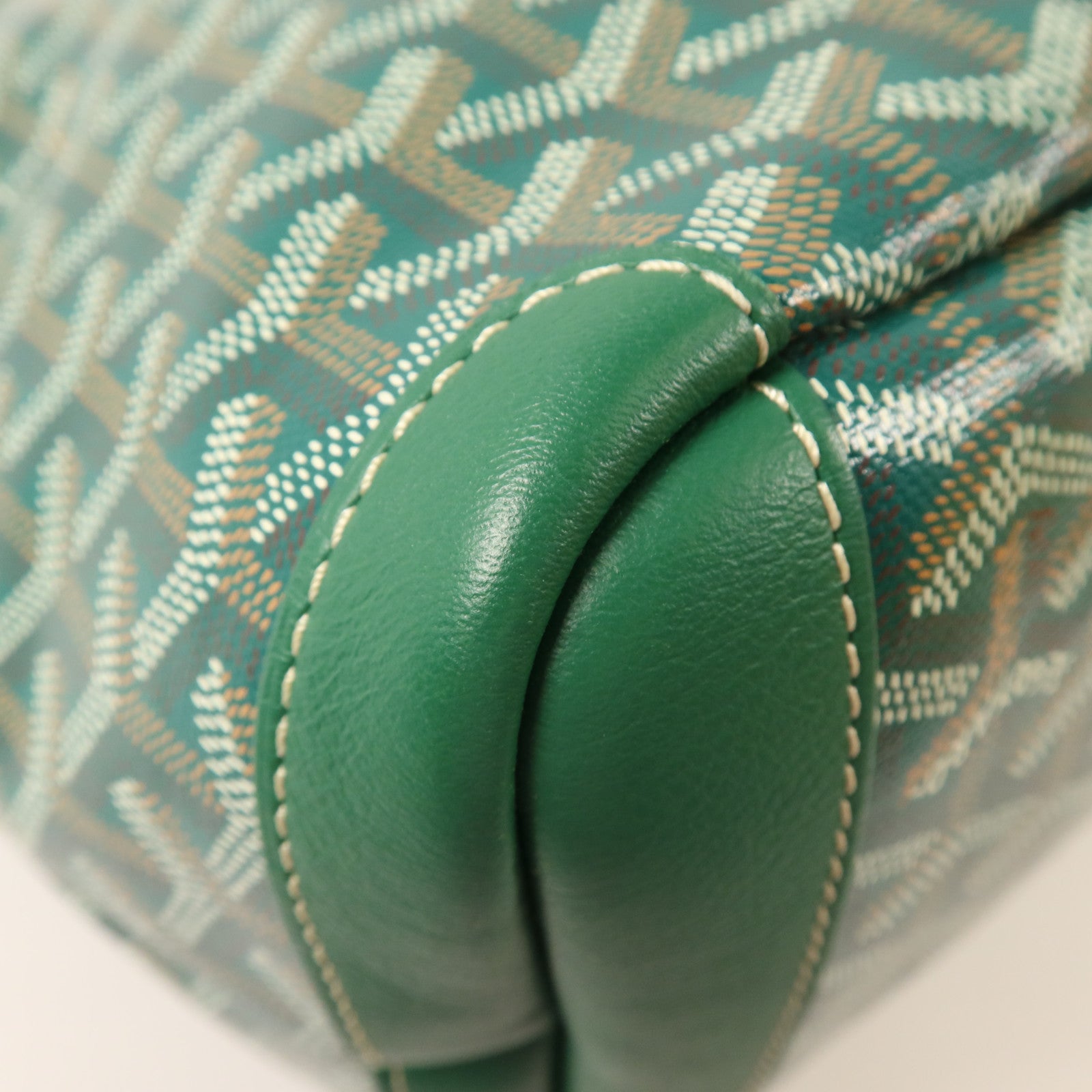 GOYARD 塗層帆布Artois MM銀扣肩背袋