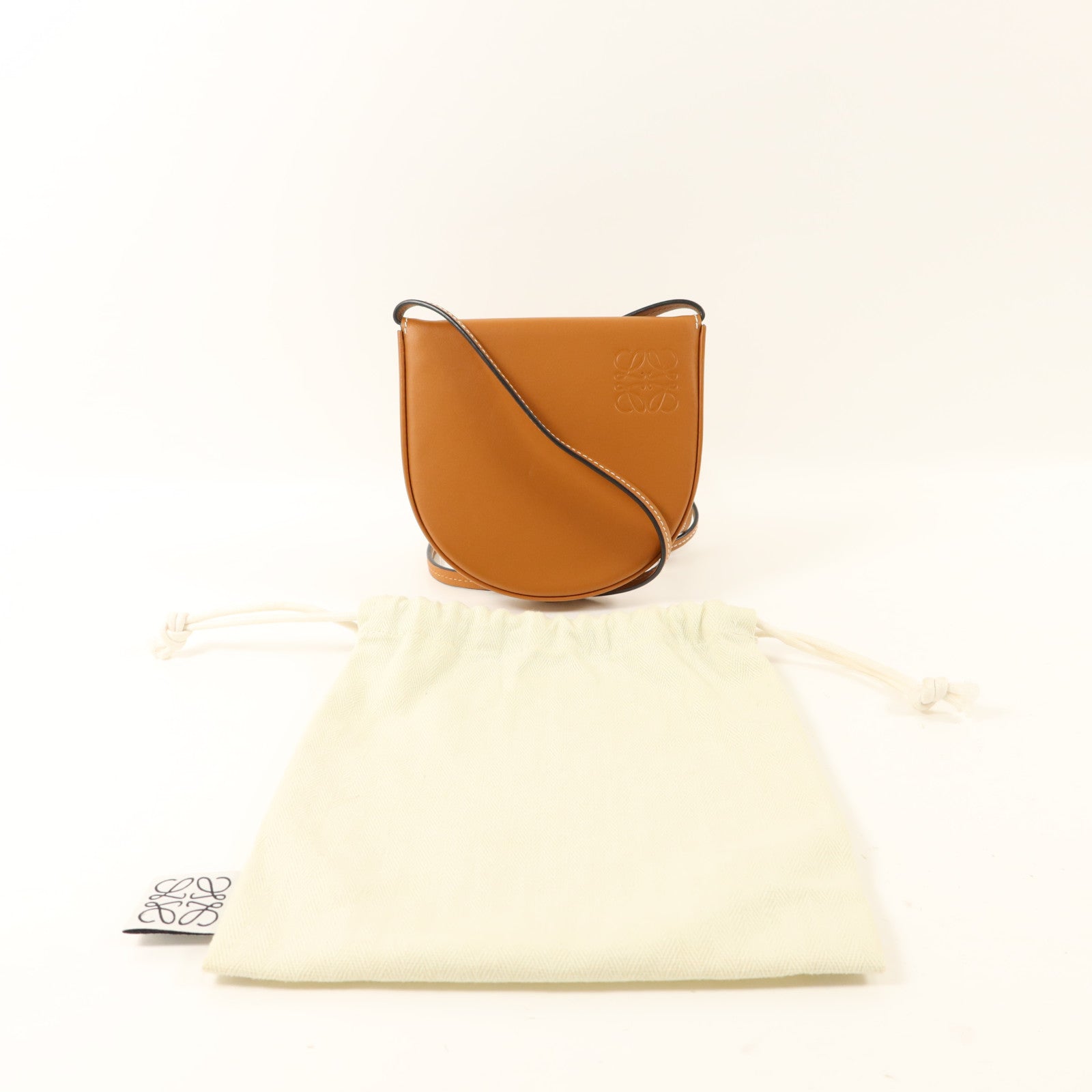LOEWE 牛皮皮革Heel Pouch Small肩背袋