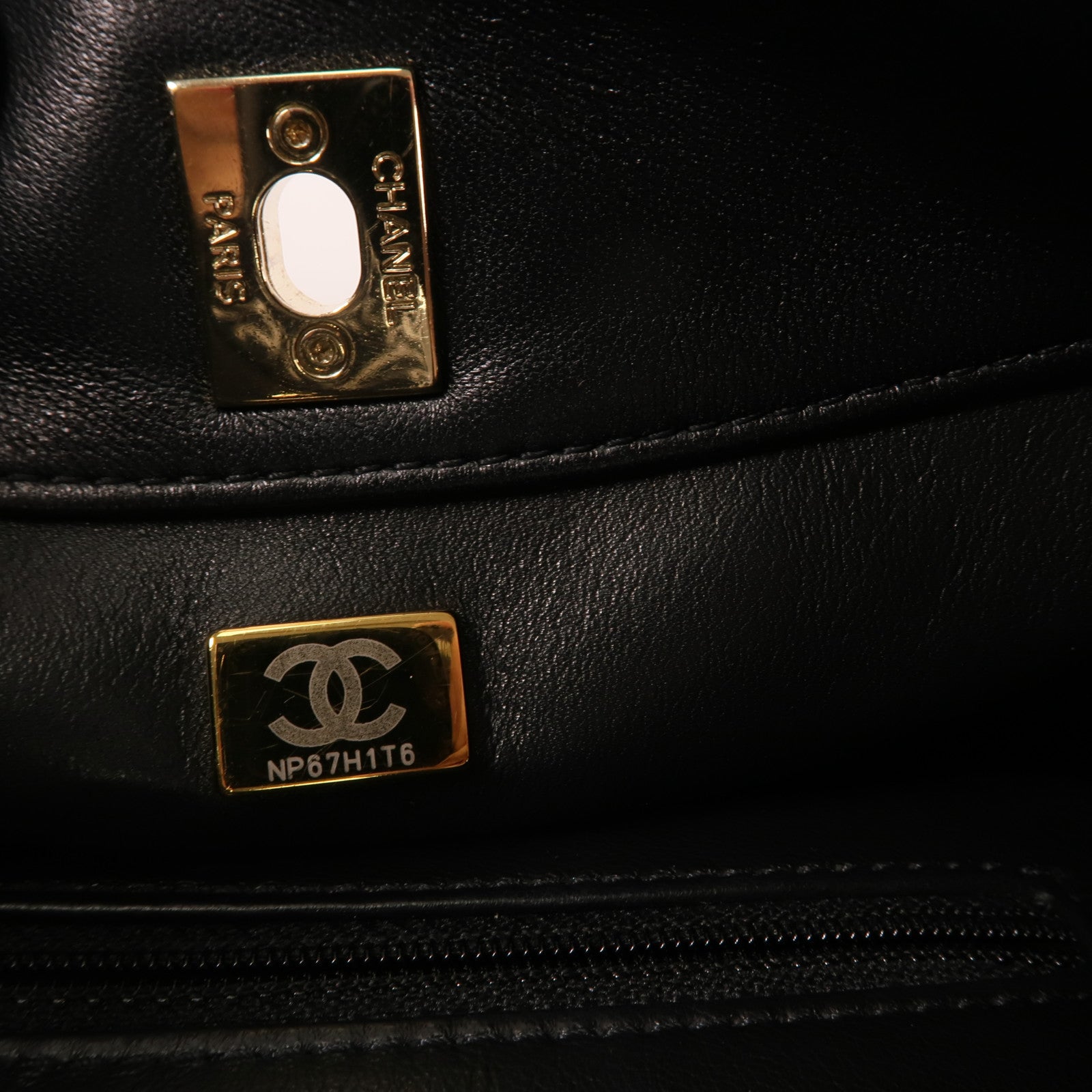 CHANEL 【激減優惠】羊皮皮革Hobo Bag金扣鏈帶肩背袋