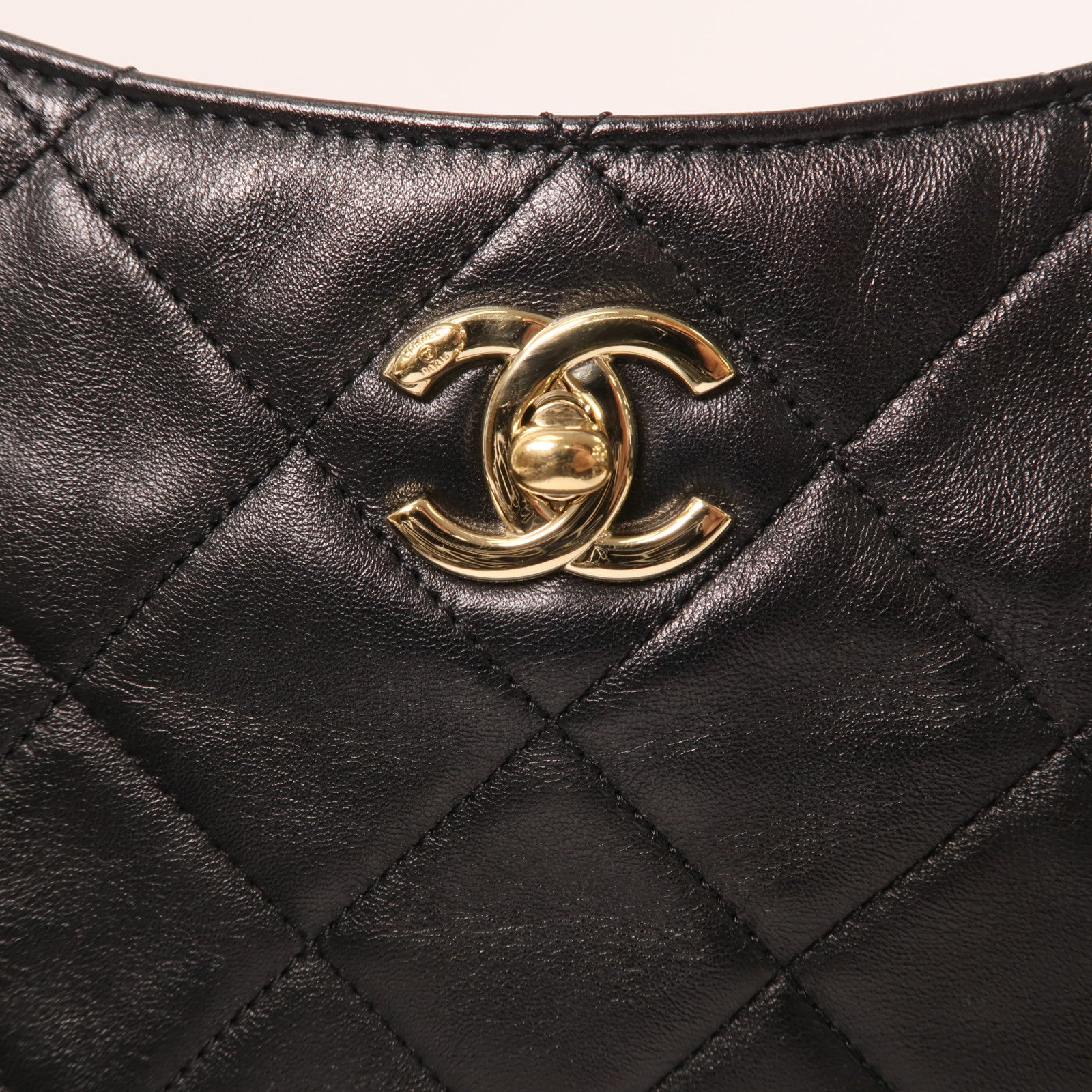CHANEL 【激減優惠】羊皮皮革Hobo Bag金扣鏈帶肩背袋