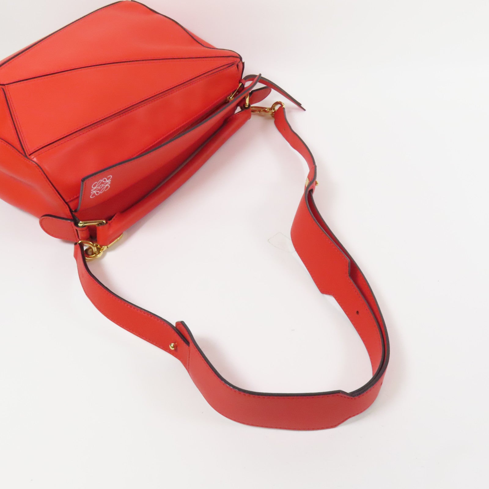 LOEWE 牛皮皮革Puzzle Medium金扣手挽肩背兩用袋