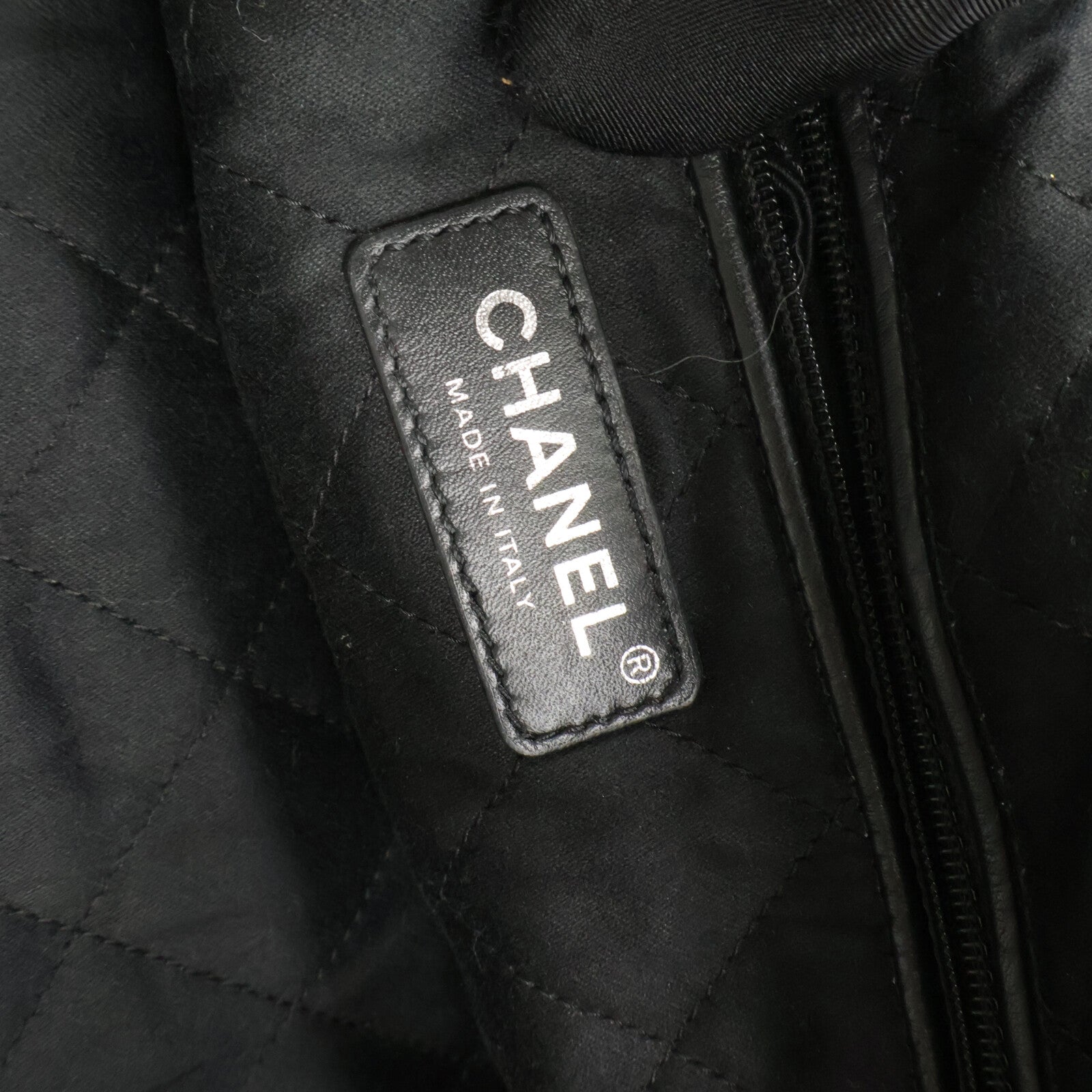 CHANEL 牛皮皮革Chanel 22 Small鏈帶手挽袋