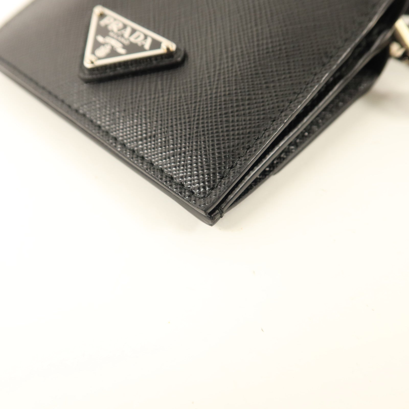 PRADA Saffiano皮革Card Case With Strap銀扣卡片套
