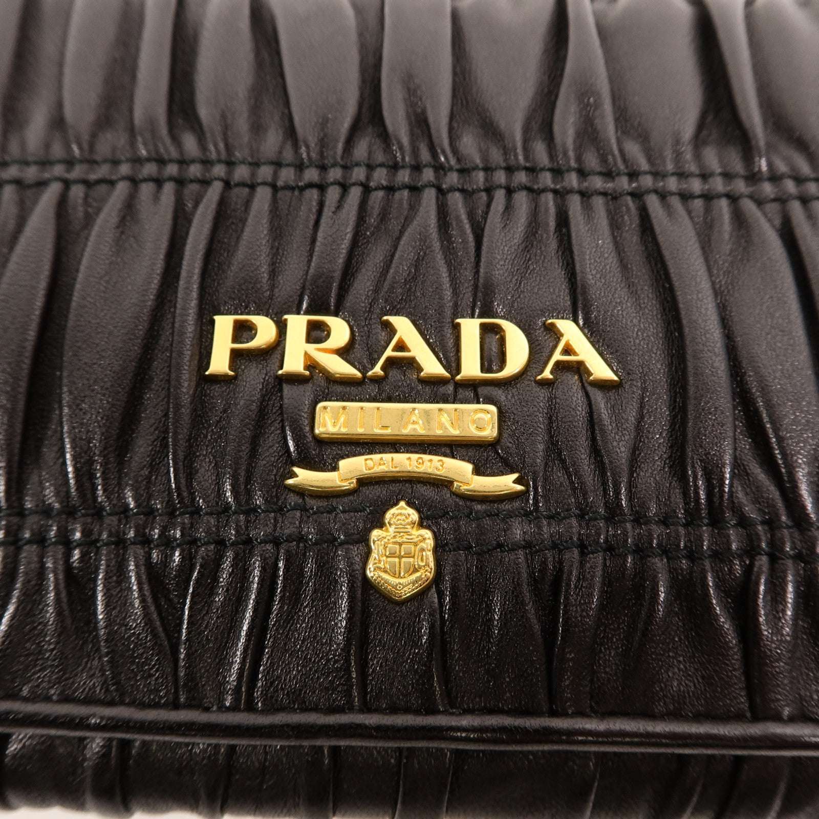 PRADA 牛皮皮革Wallet On Chain鏈帶肩背袋