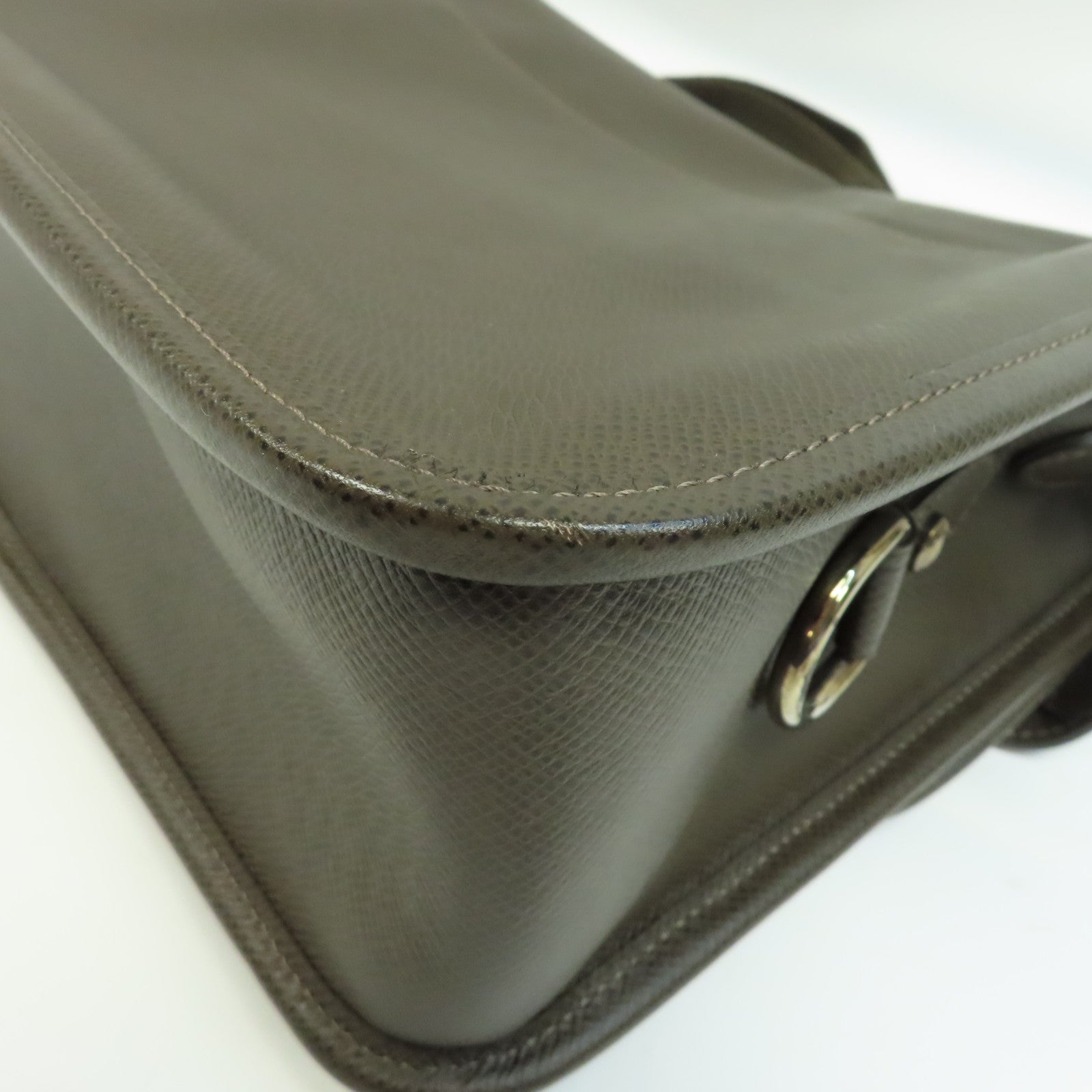 LOUIS VUITTON 牛皮皮革Alexei Taiga Messanger Bag銀扣肩背袋啡色