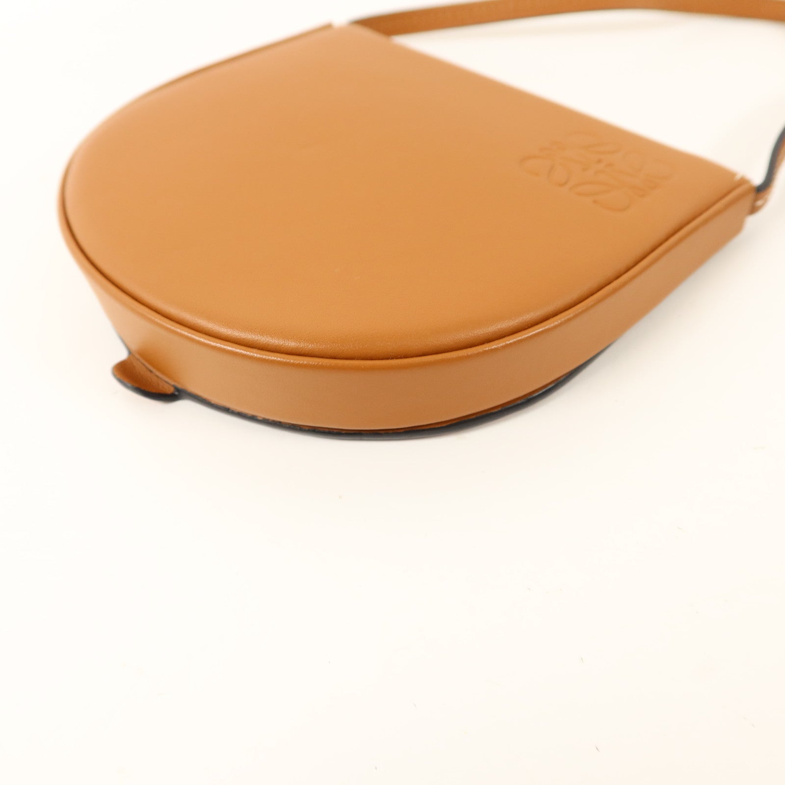 LOEWE 牛皮皮革Heel Pouch Small肩背袋