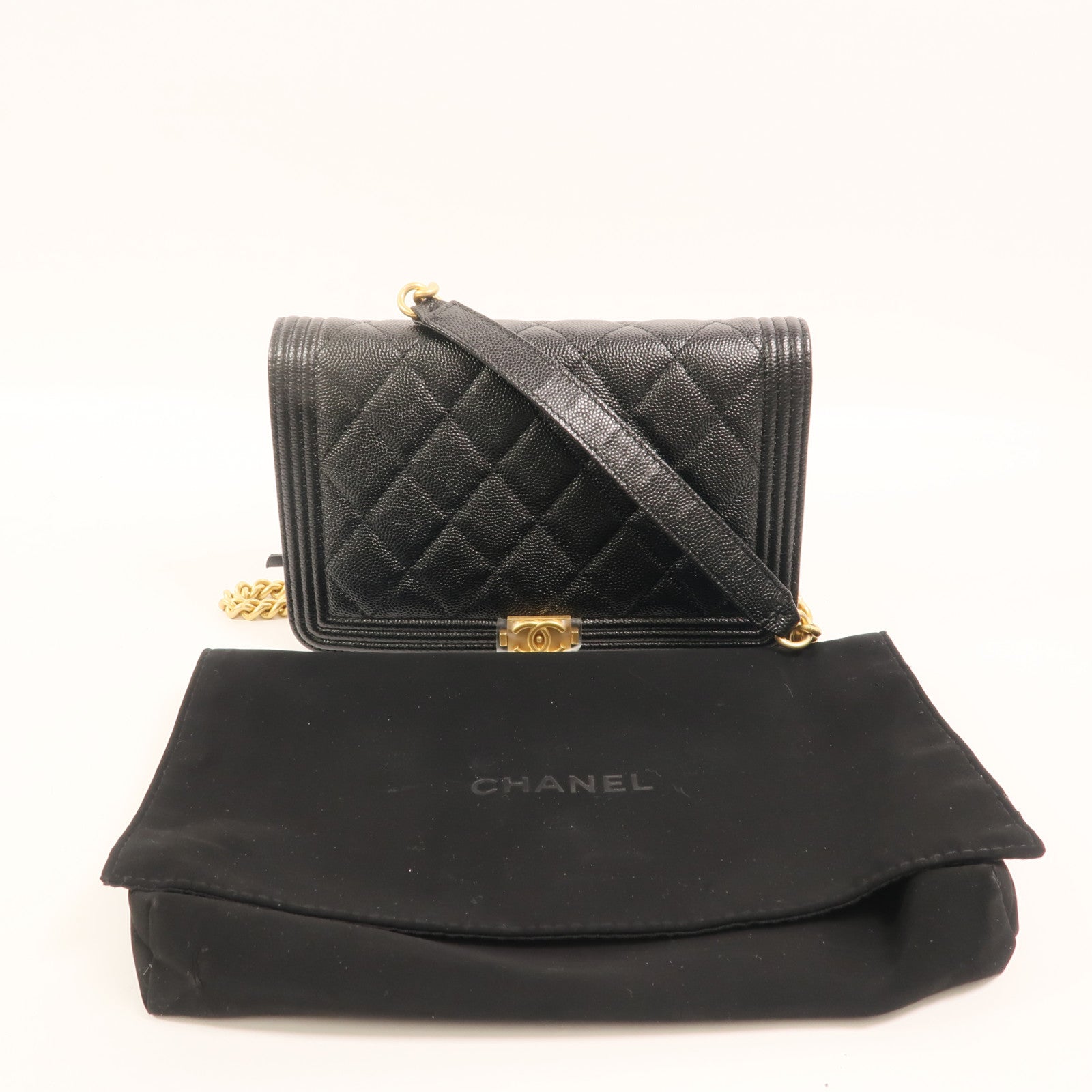 CHANEL 牛皮皮革Boy Wallet On Chain鏈帶肩背袋