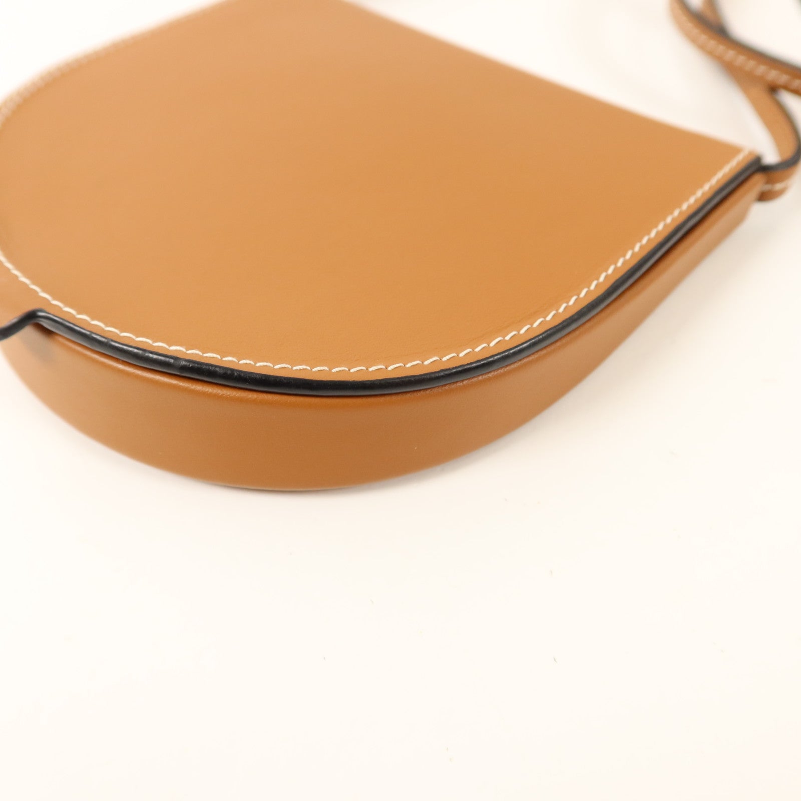 LOEWE 牛皮皮革Heel Pouch Small肩背袋