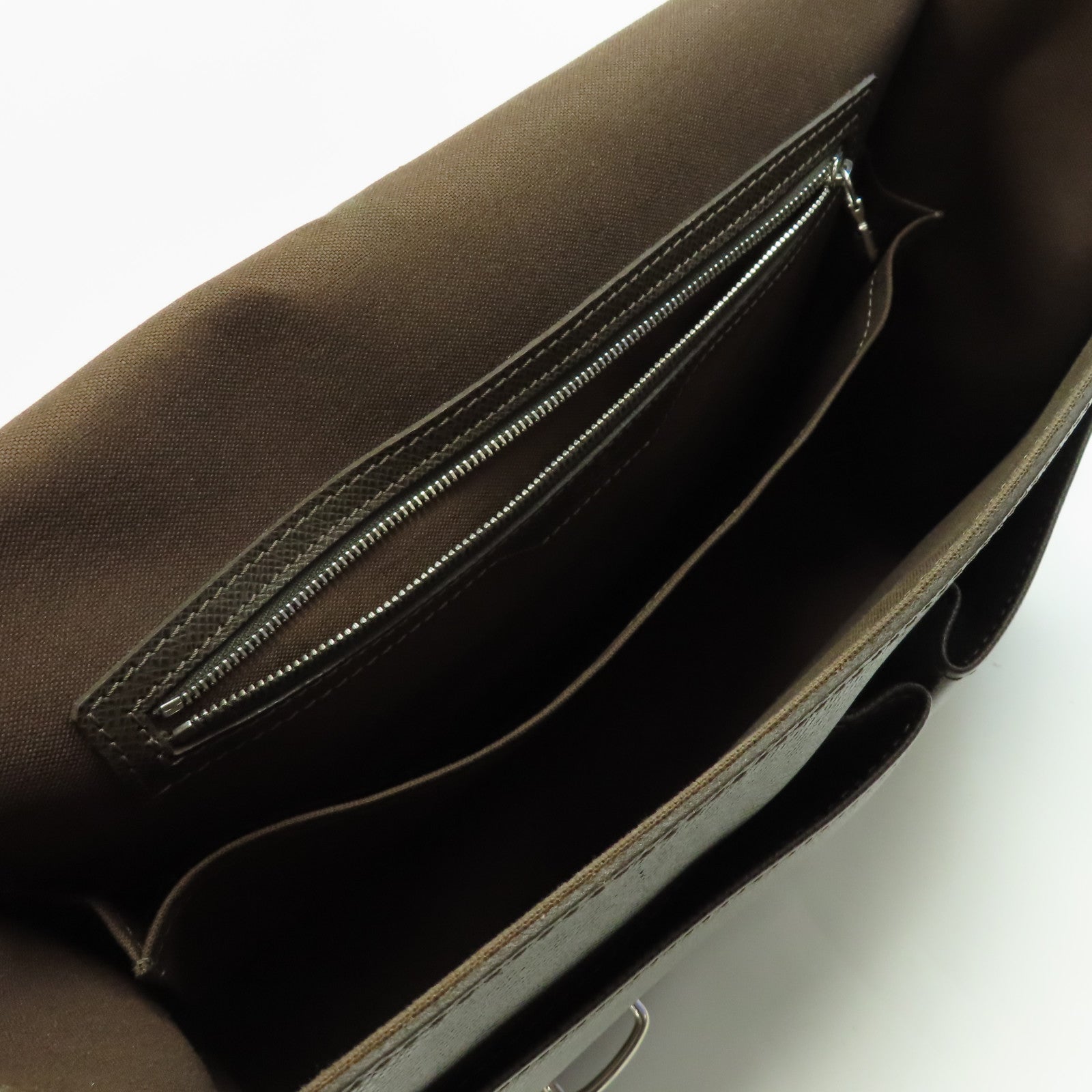 LOUIS VUITTON 牛皮皮革Alexei Taiga Messanger Bag銀扣肩背袋啡色