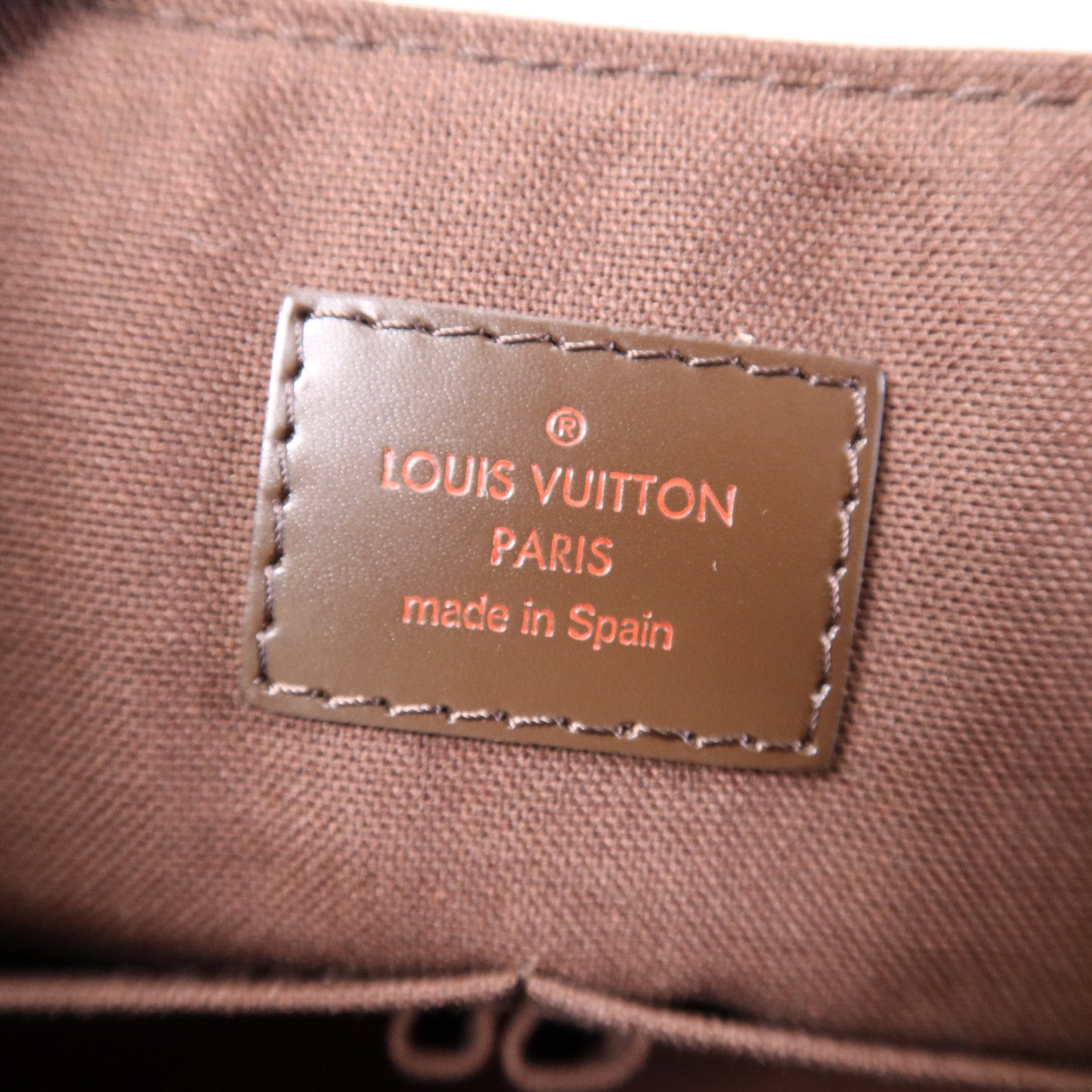 LOUIS VUITTON Damier District PM肩背袋
