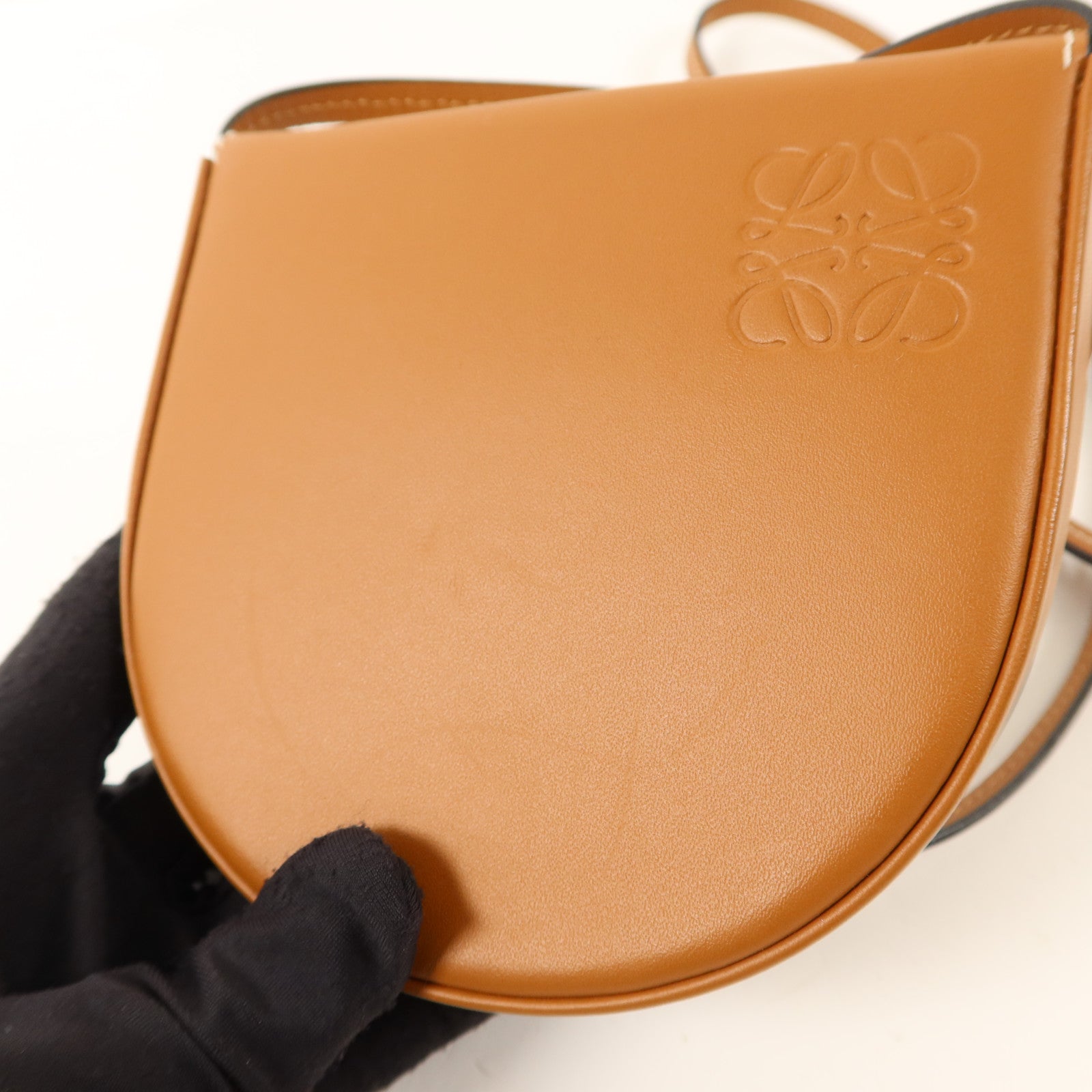 LOEWE 牛皮皮革Heel Pouch Small肩背袋