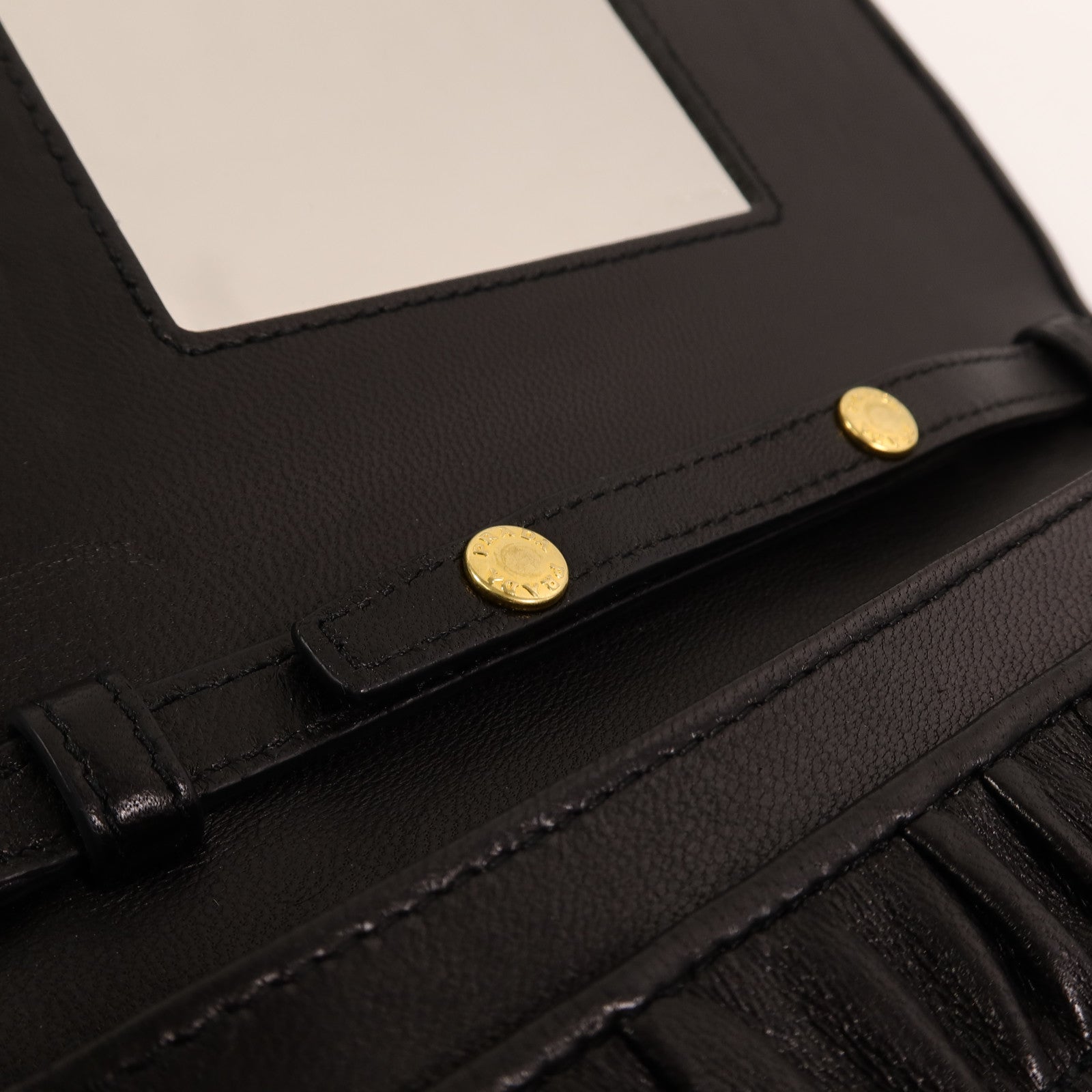 PRADA 牛皮皮革Wallet On Chain鏈帶肩背袋