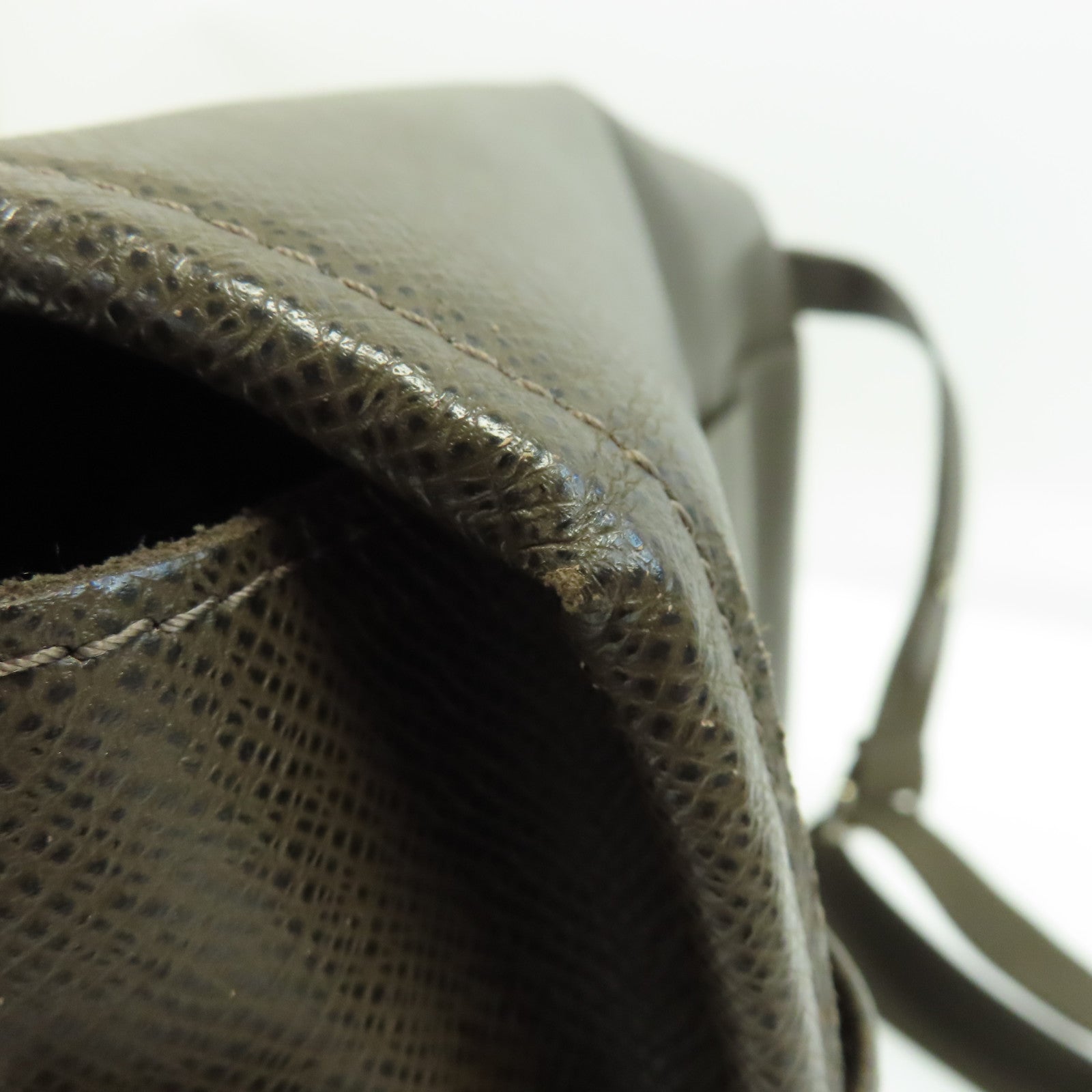 LOUIS VUITTON 牛皮皮革Alexei Taiga Messanger Bag銀扣肩背袋啡色