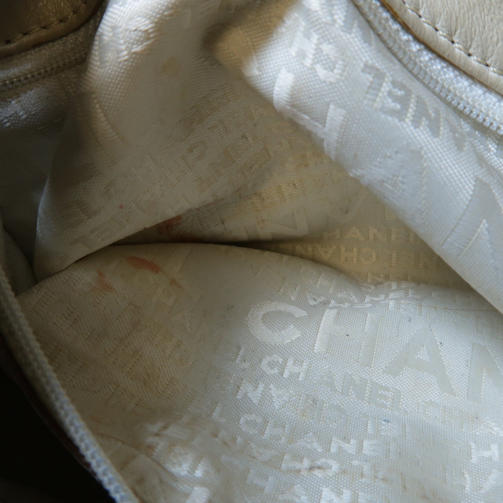 CHANEL 菱格羊皮皮革Chain Shoulder銀扣鏈帶肩背袋米色