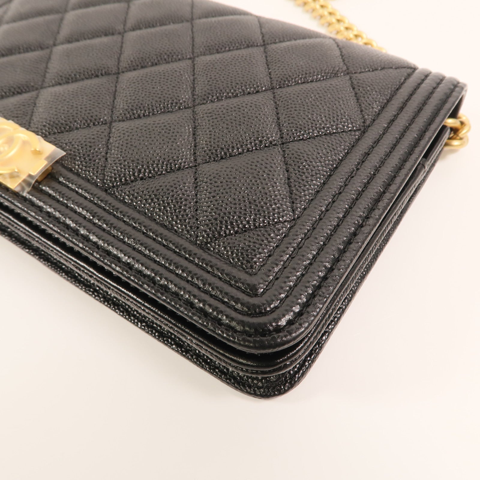 CHANEL 牛皮皮革Boy Wallet On Chain鏈帶肩背袋