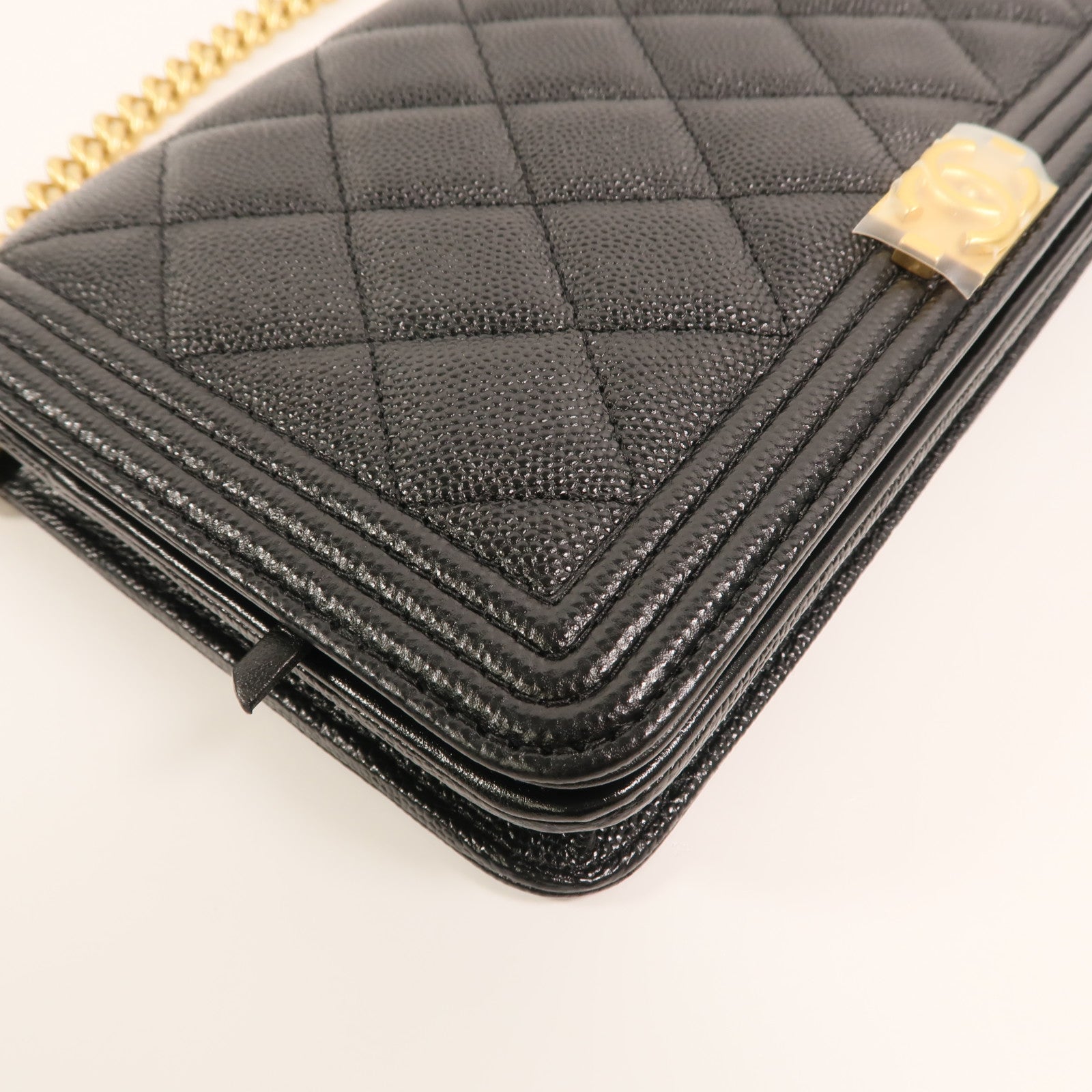 CHANEL 牛皮皮革Boy Wallet On Chain鏈帶肩背袋
