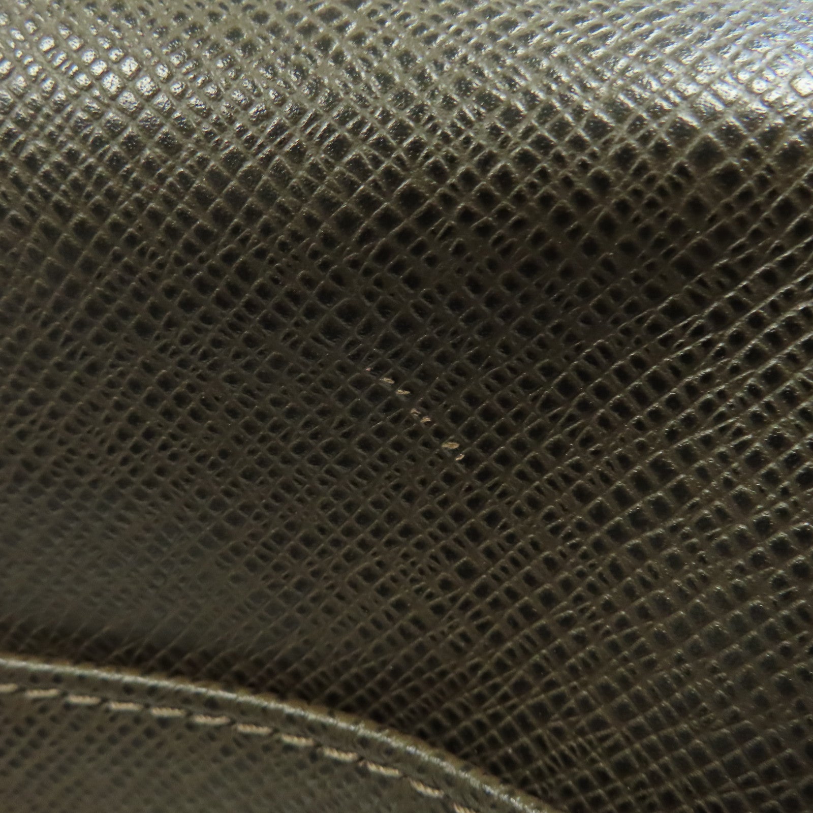 LOUIS VUITTON 牛皮皮革Alexei Taiga Messanger Bag銀扣肩背袋啡色